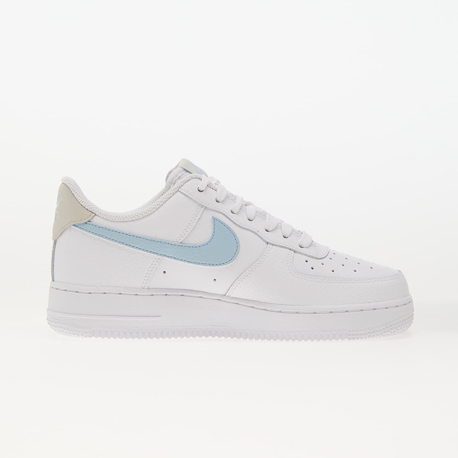 Scarpe e sneakers da donna Nike W Air Force 1 '07 White/ Lt Armory Blue-Light Bone