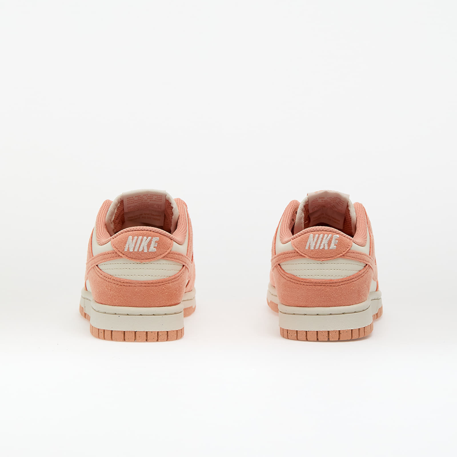 Sneakers og sko til kvinder Nike W Dunk Low Soft Pearl/ Apricot Agate-White