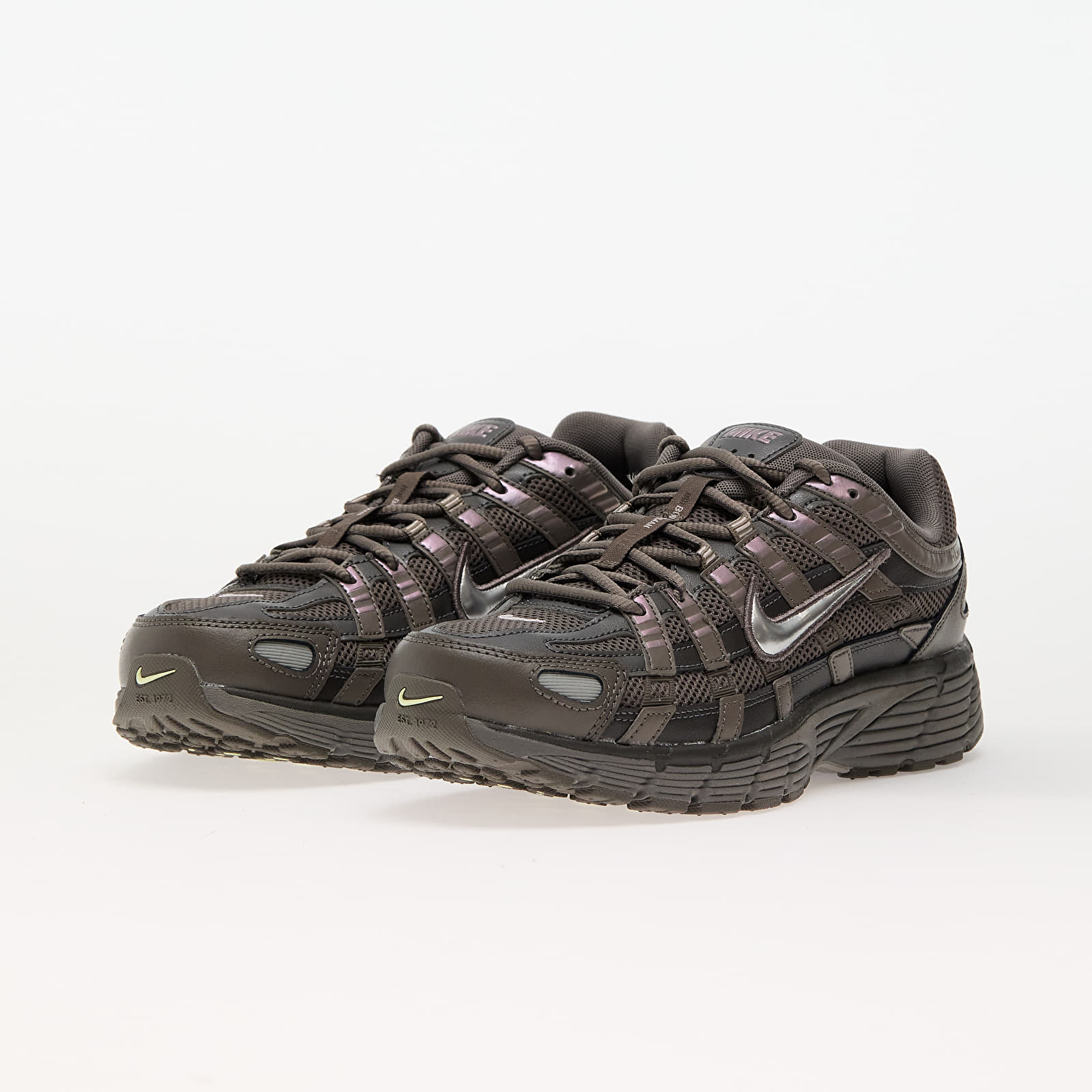 Moške superge in čevlji Nike P-6000 Cave Stone/ Metallic Silver-Medium Ash