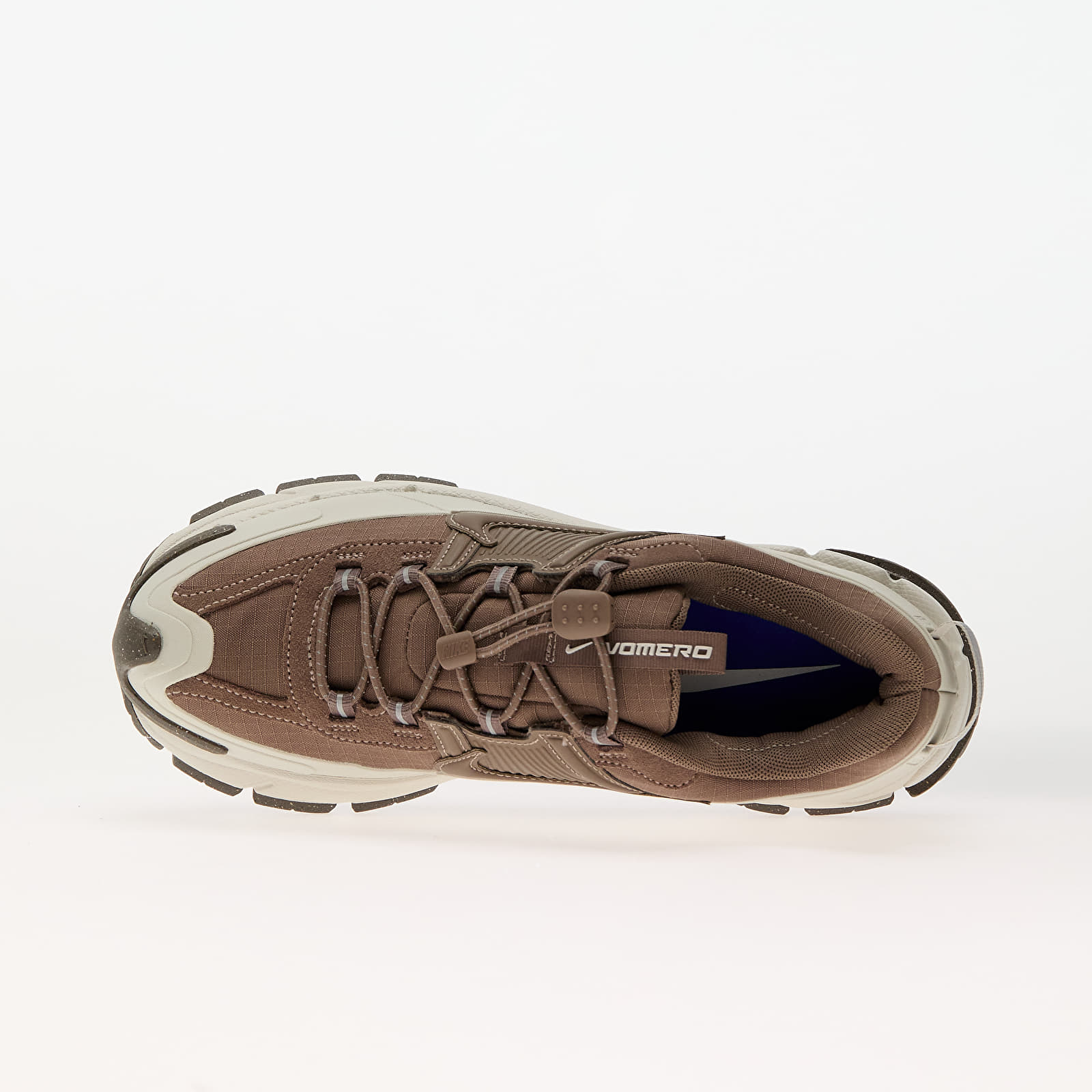 Naiste tossud ja kingad Nike W Zoom Vomero Roam Light Bone/ Mink Brown-Court Purple