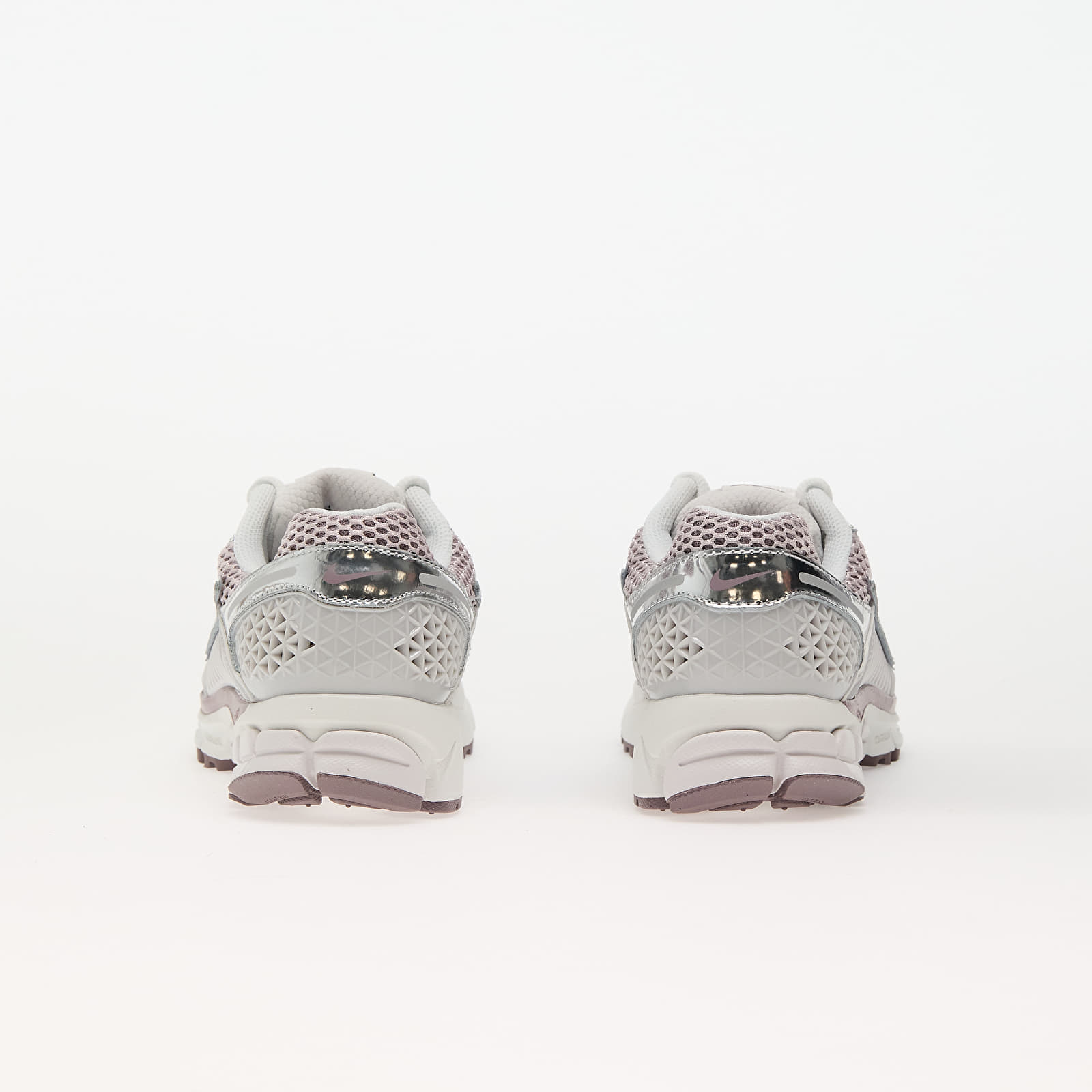 Naiste tossud ja kingad Nike W Zoom Vomero 5 Vast Grey/ Metallic Silver