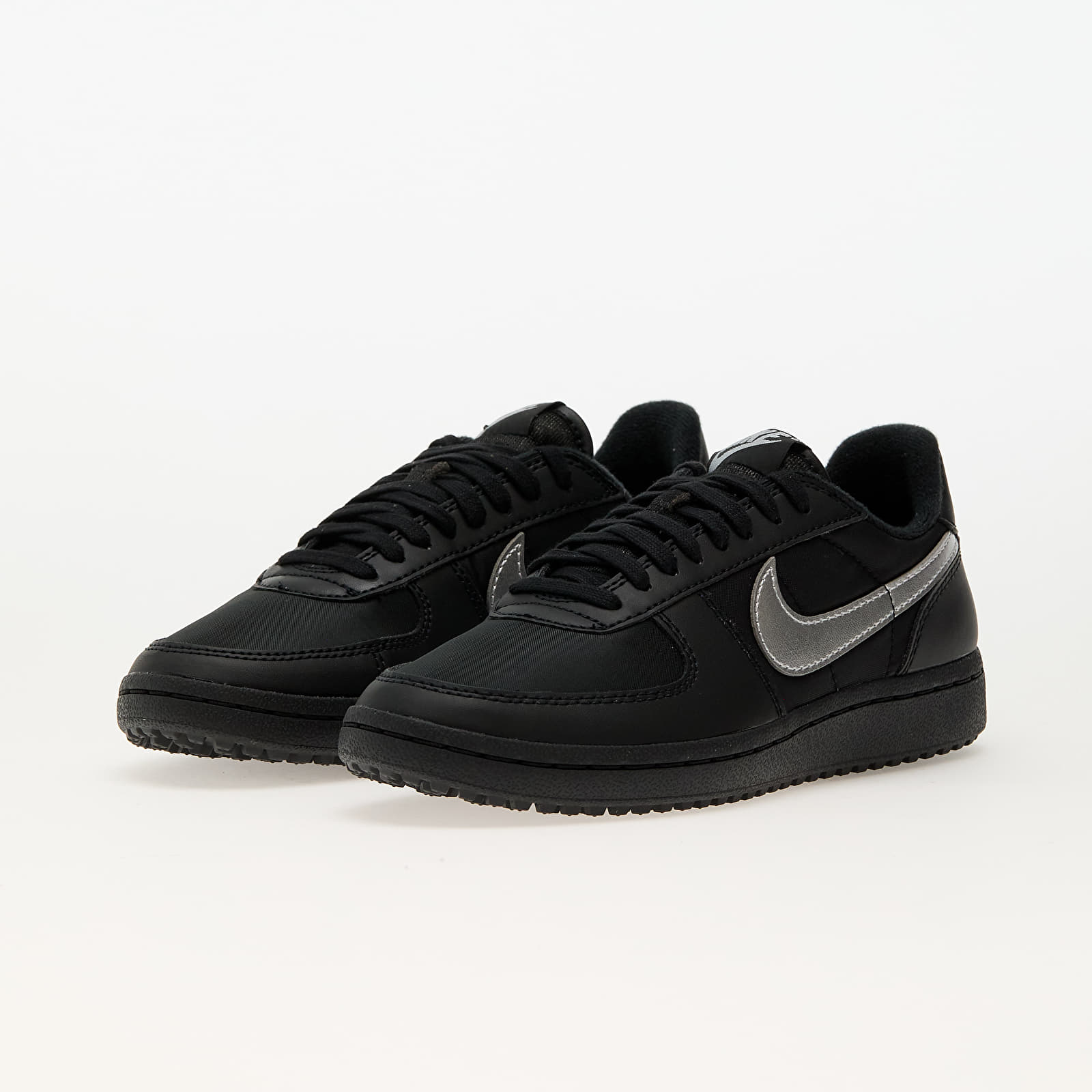 Naiste tossud ja kingad Nike W Field General Black/ Metallic Silver-Black