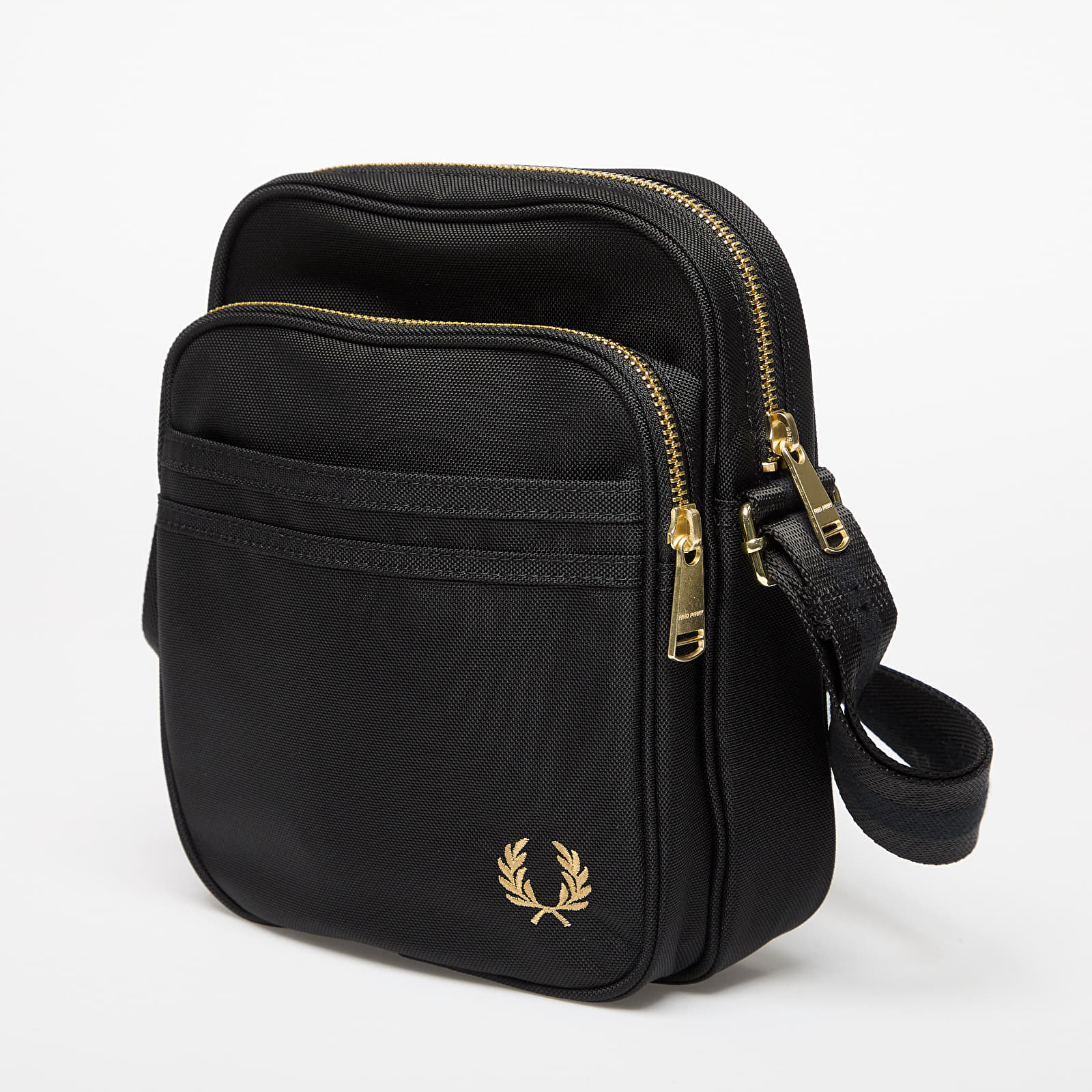 Shoulder bags FRED PERRY Textured Nylon Side Bag Black