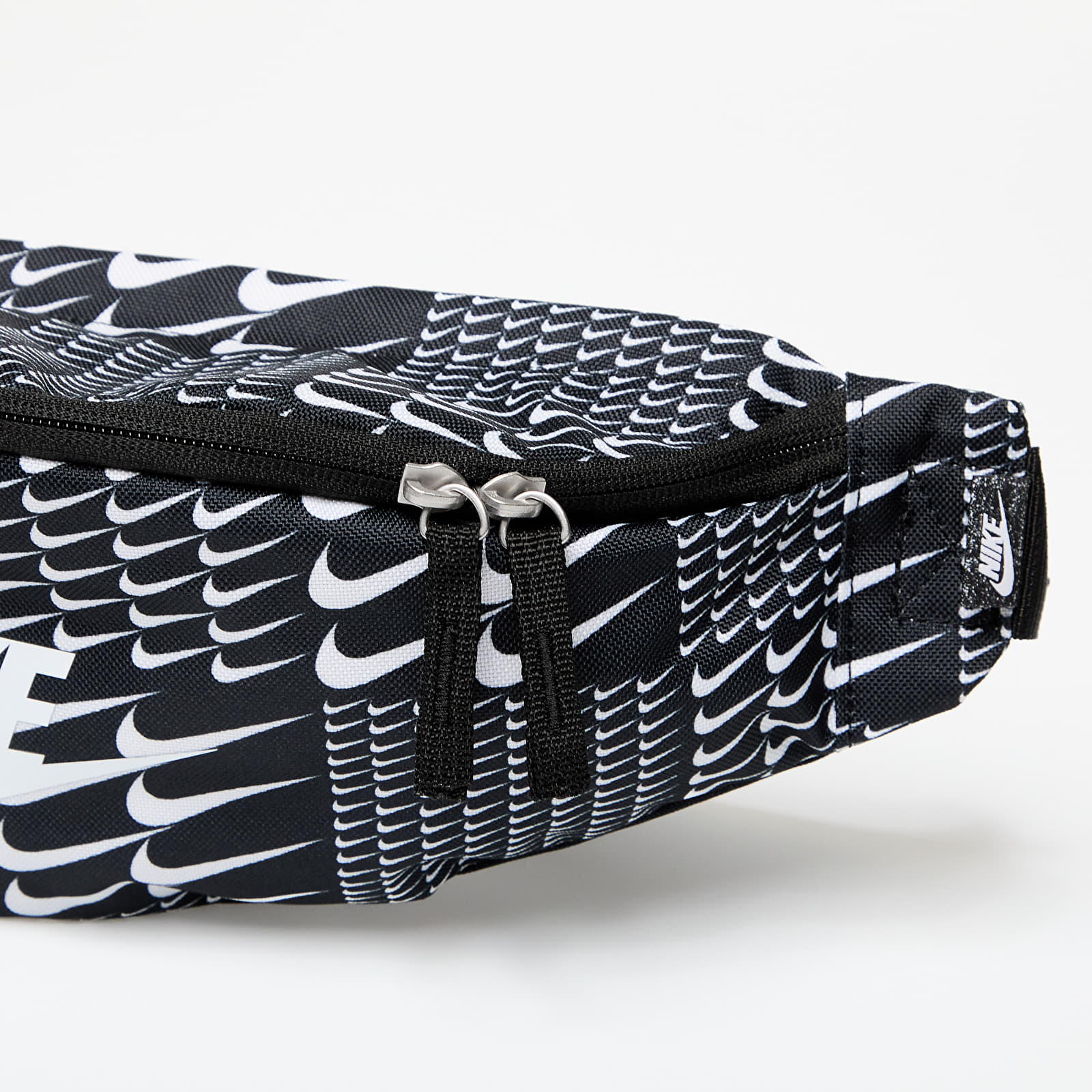 Neerupakid Nike Heritage Crossbody Bag 3L Black/ White/ White