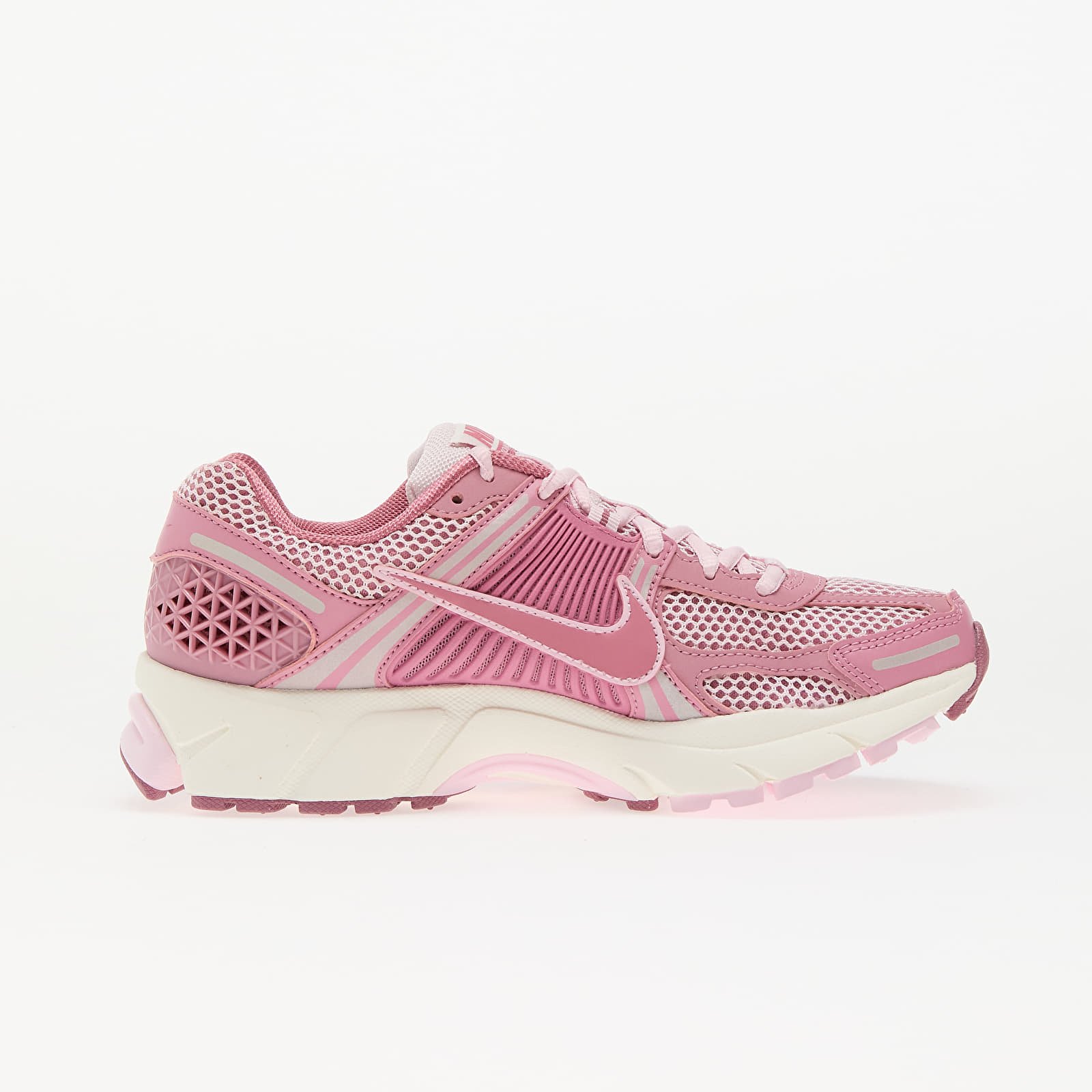 Ženski čevlji Nike W Zoom Vomero 5 Elemental Pink/ Desert Berry-Pink Foam