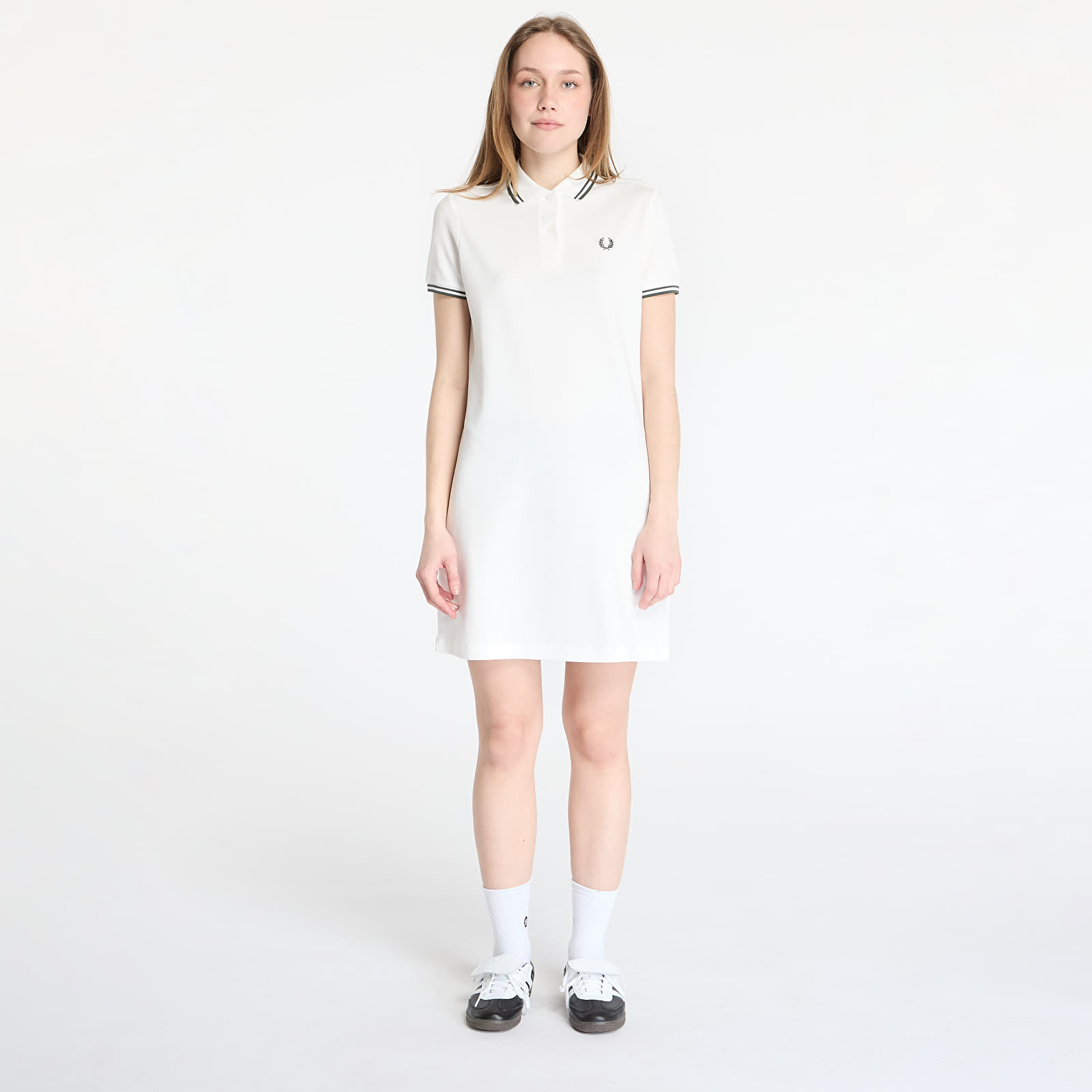  Jurken FRED PERRY The Twin Tipped Dress Snow White/ Court Green