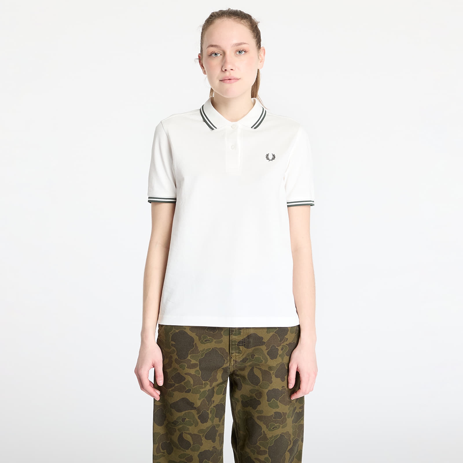 Women's T-shirts FRED PERRY Twin Tipped Shirt Snow White/ Court Green