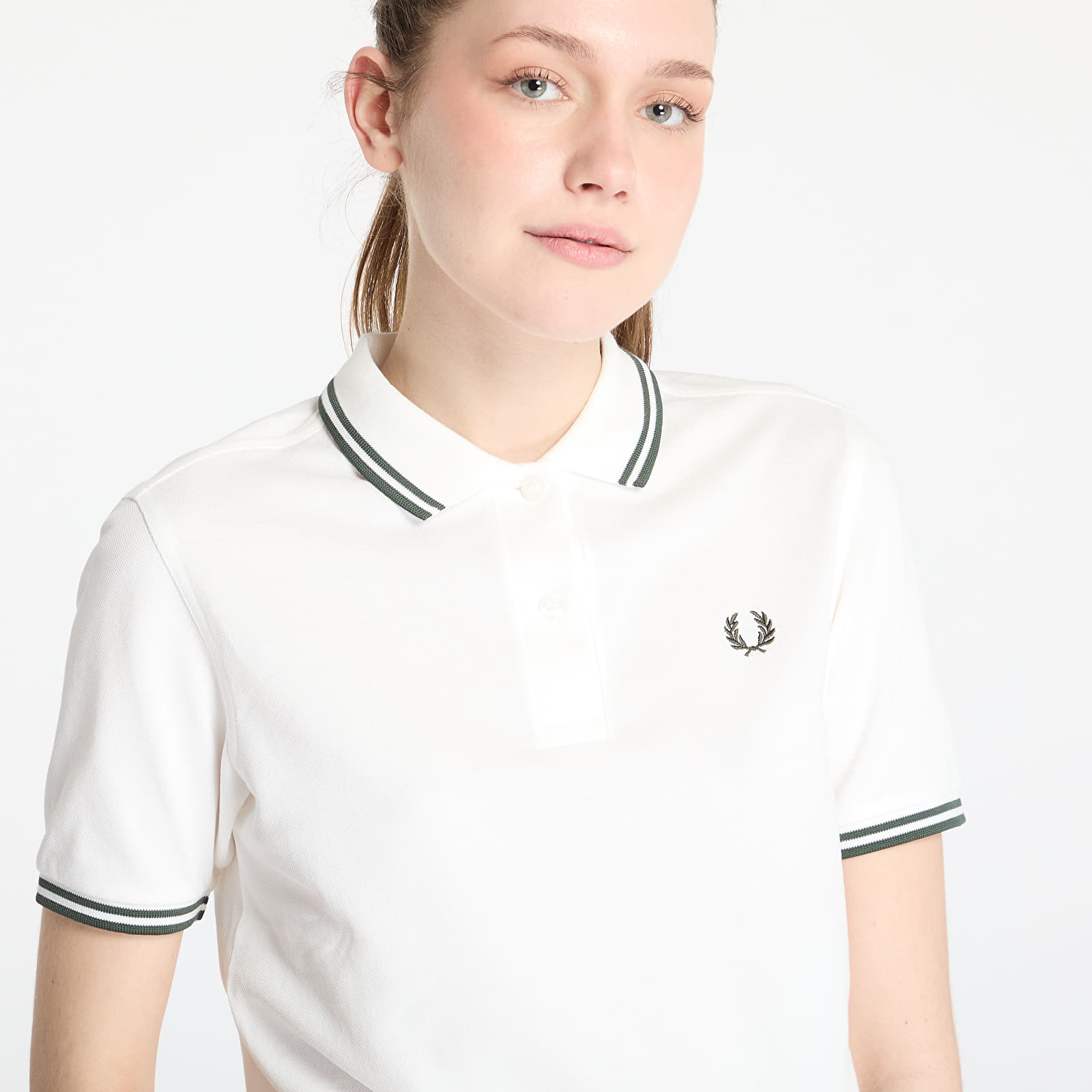 Women's T-shirts FRED PERRY Twin Tipped Shirt Snow White/ Court Green