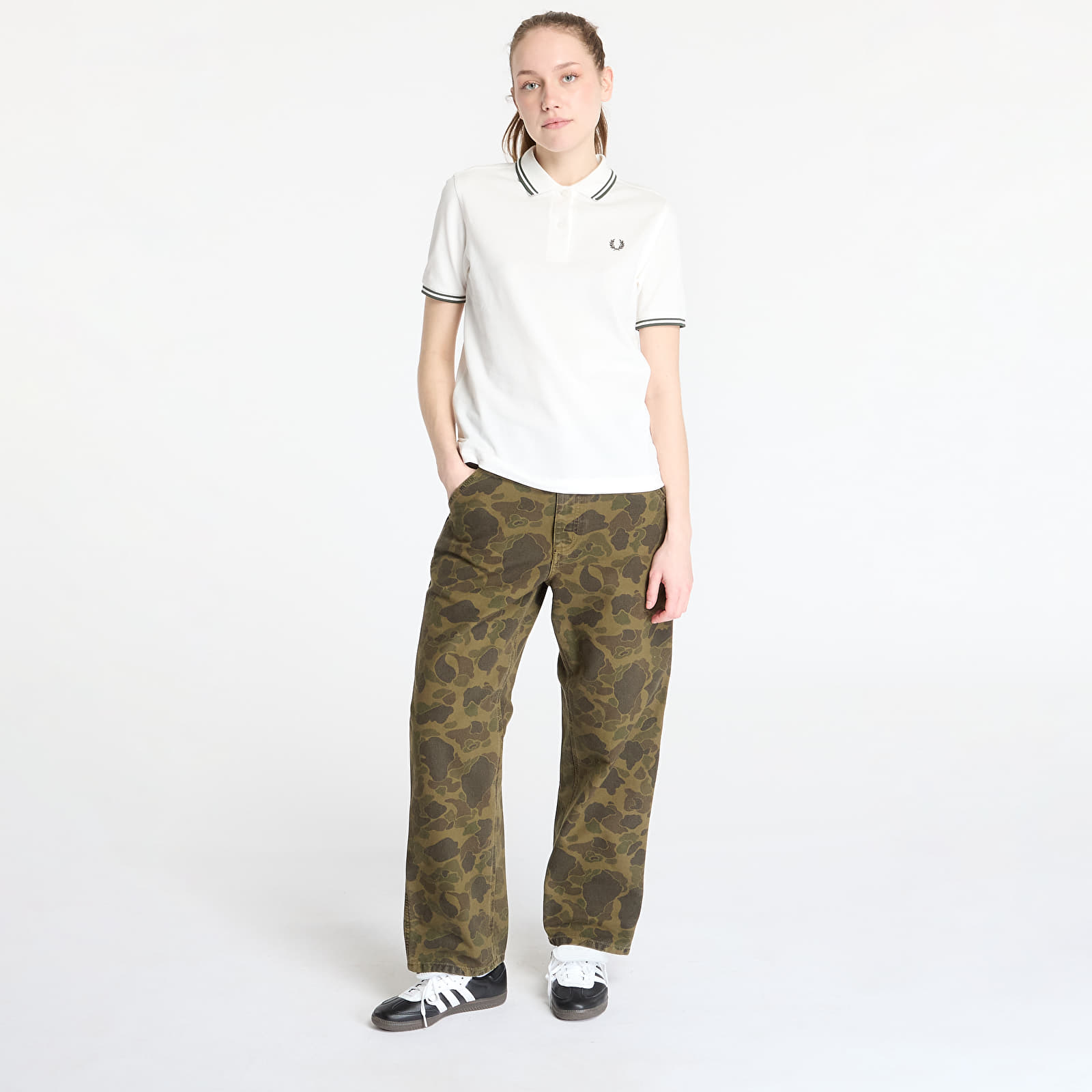 Women's T-shirts FRED PERRY Twin Tipped Shirt Snow White/ Court Green