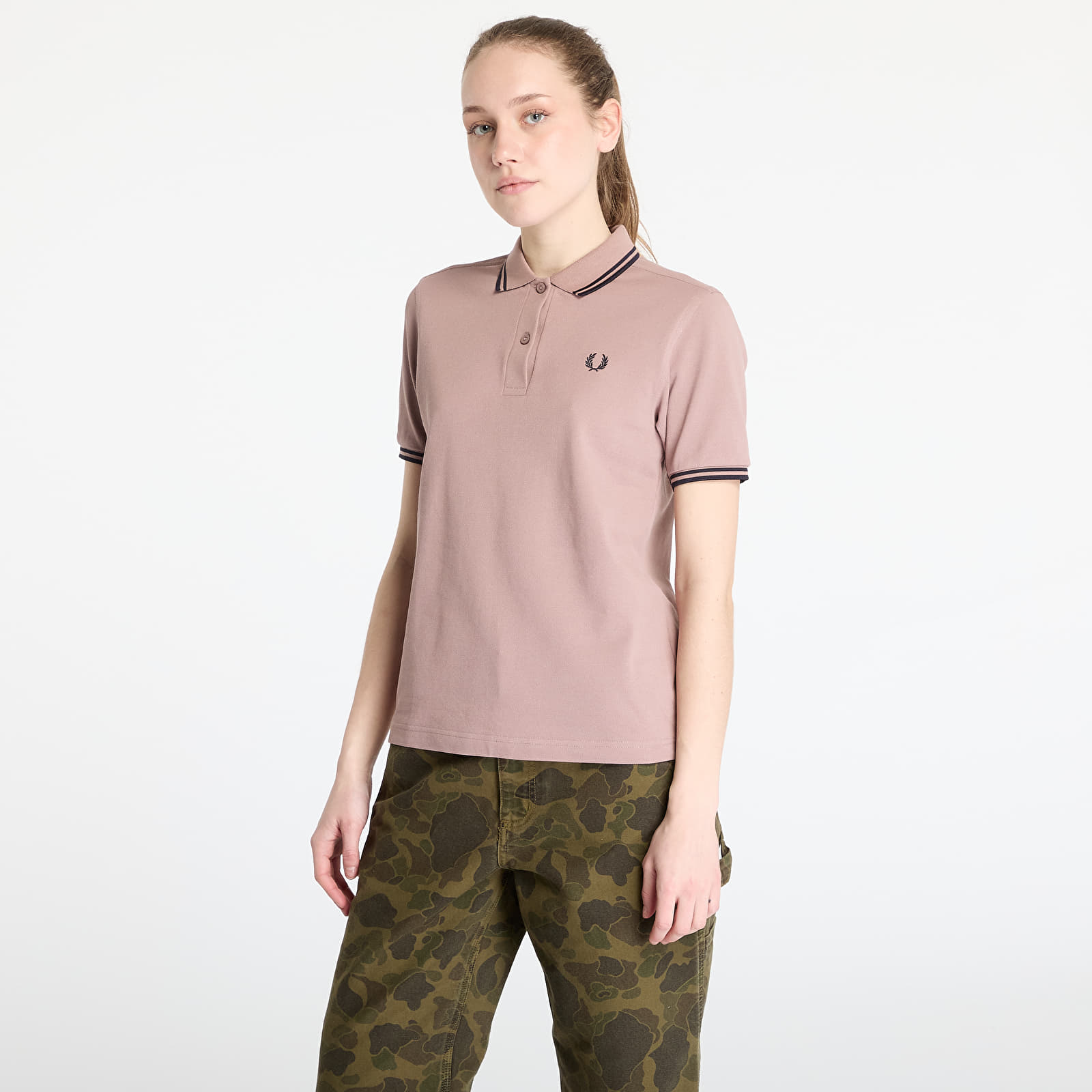 Camisetas de mujer FRED PERRY Twin Tipped Shirt Dark Pink/ Navy