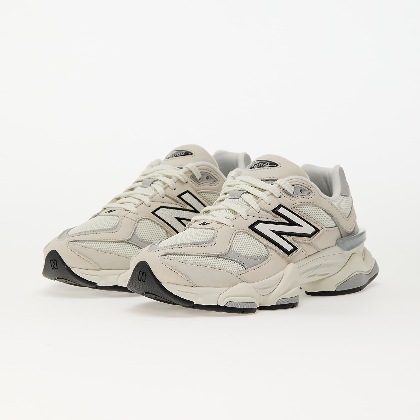 Zapatillas y zapatos de hombre New Balance 9060 Sea Salt/ Rainbloud/ Black