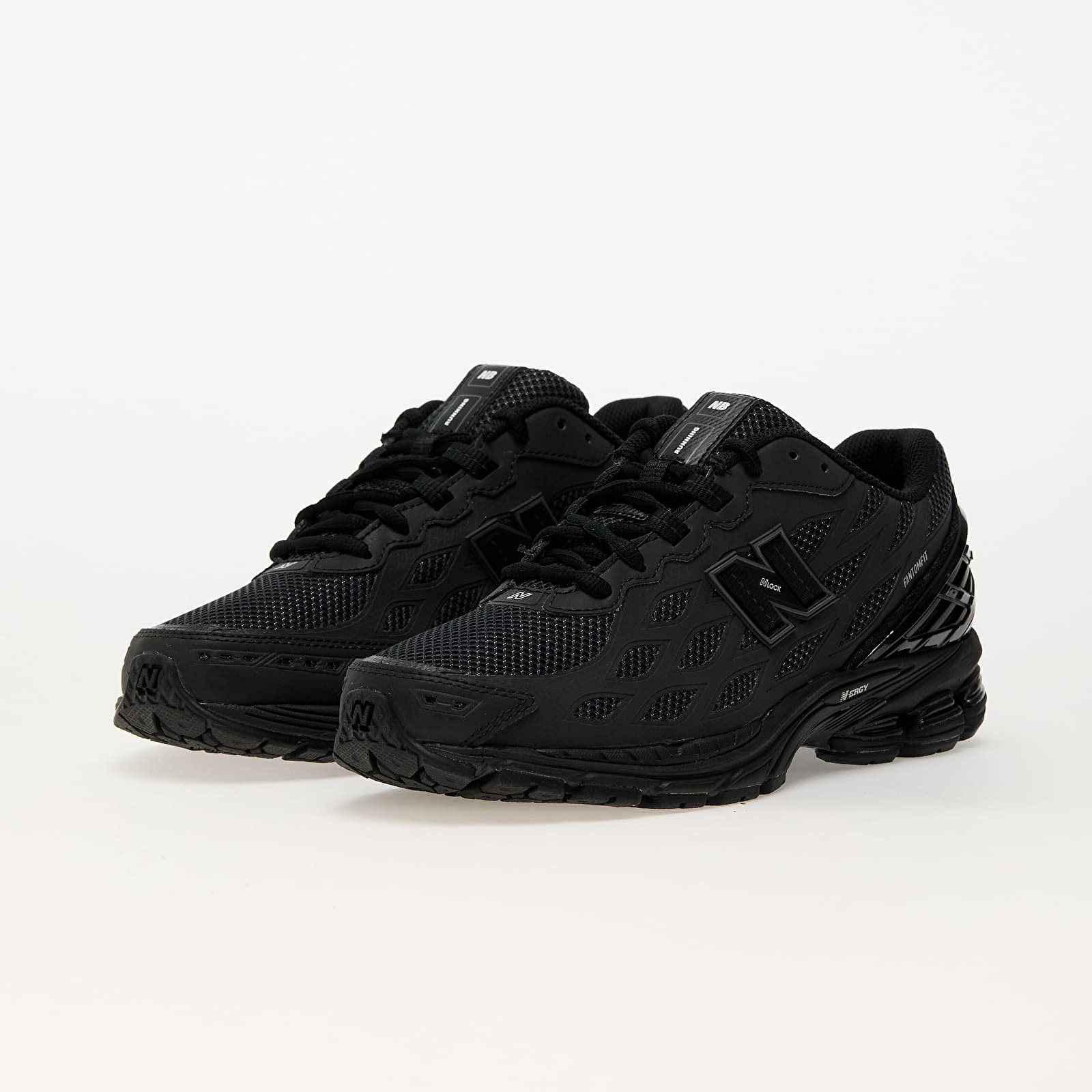 Men's sneakers and shoes New Balance 1906 Black/ Silver Metallic