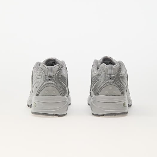 Men's sneakers and shoes New Balance 530 Silver Metallic Men's sneakers and shoes New Balance 530 Silver Metallic