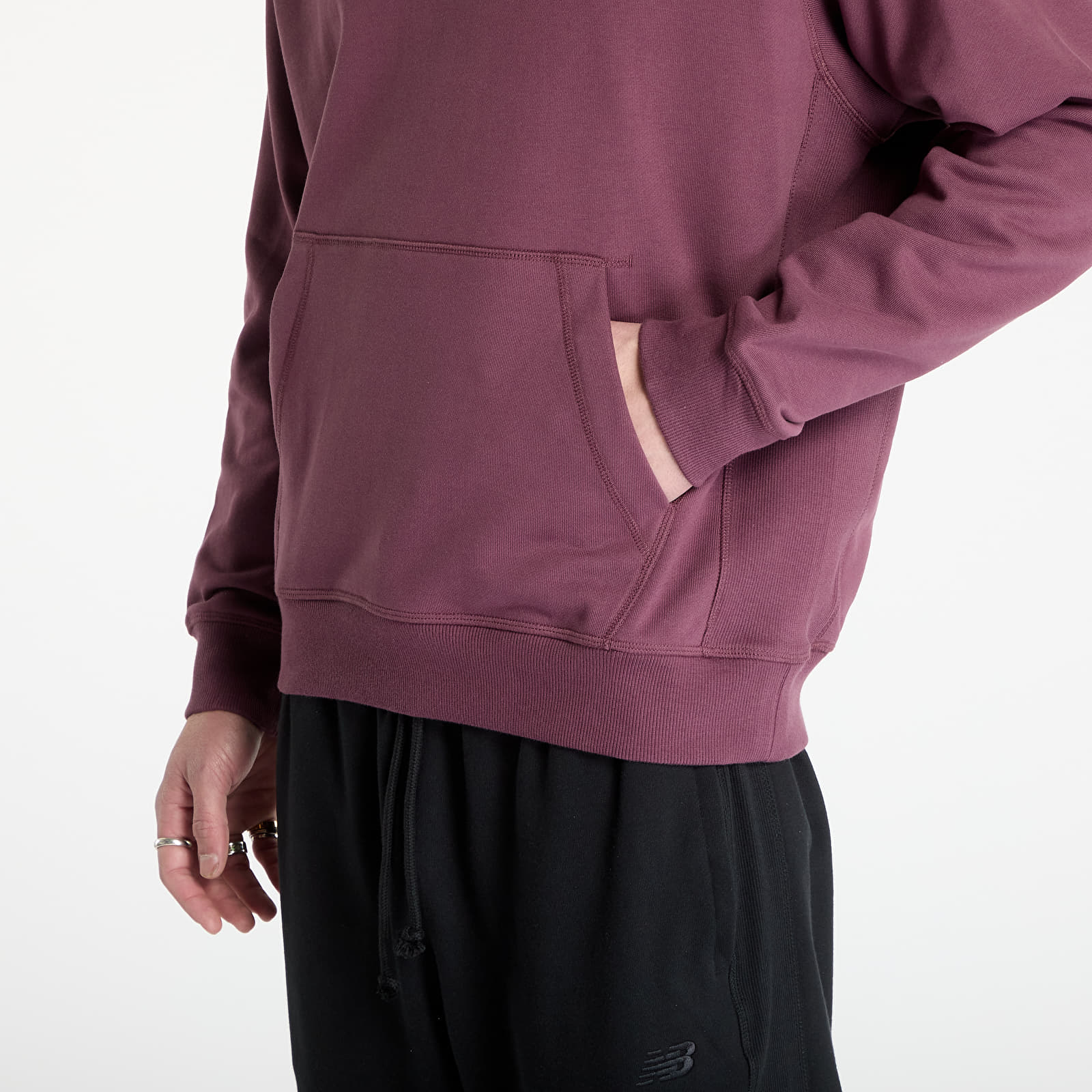 Sweatshirts för män New Balance Athletics French Terry Hoodie Violet