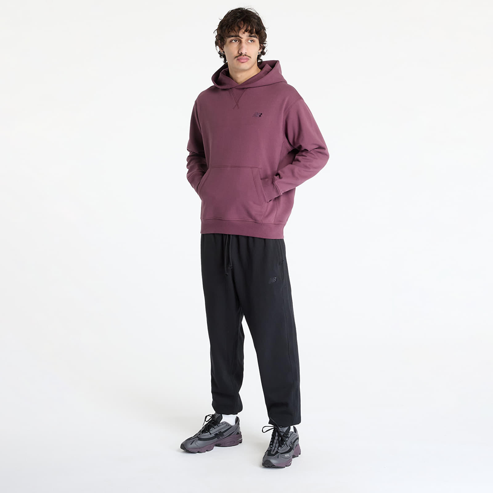 Sweatshirts för män New Balance Athletics French Terry Hoodie Violet