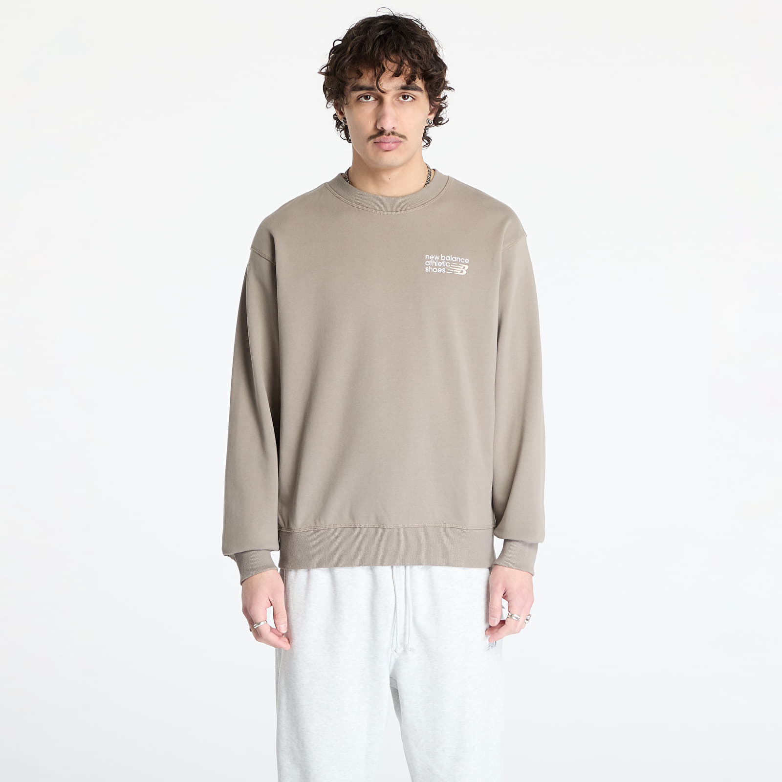 Sudaderas de hombre New Balance Athletics Premium Logo Crew Sweatshirt Grey