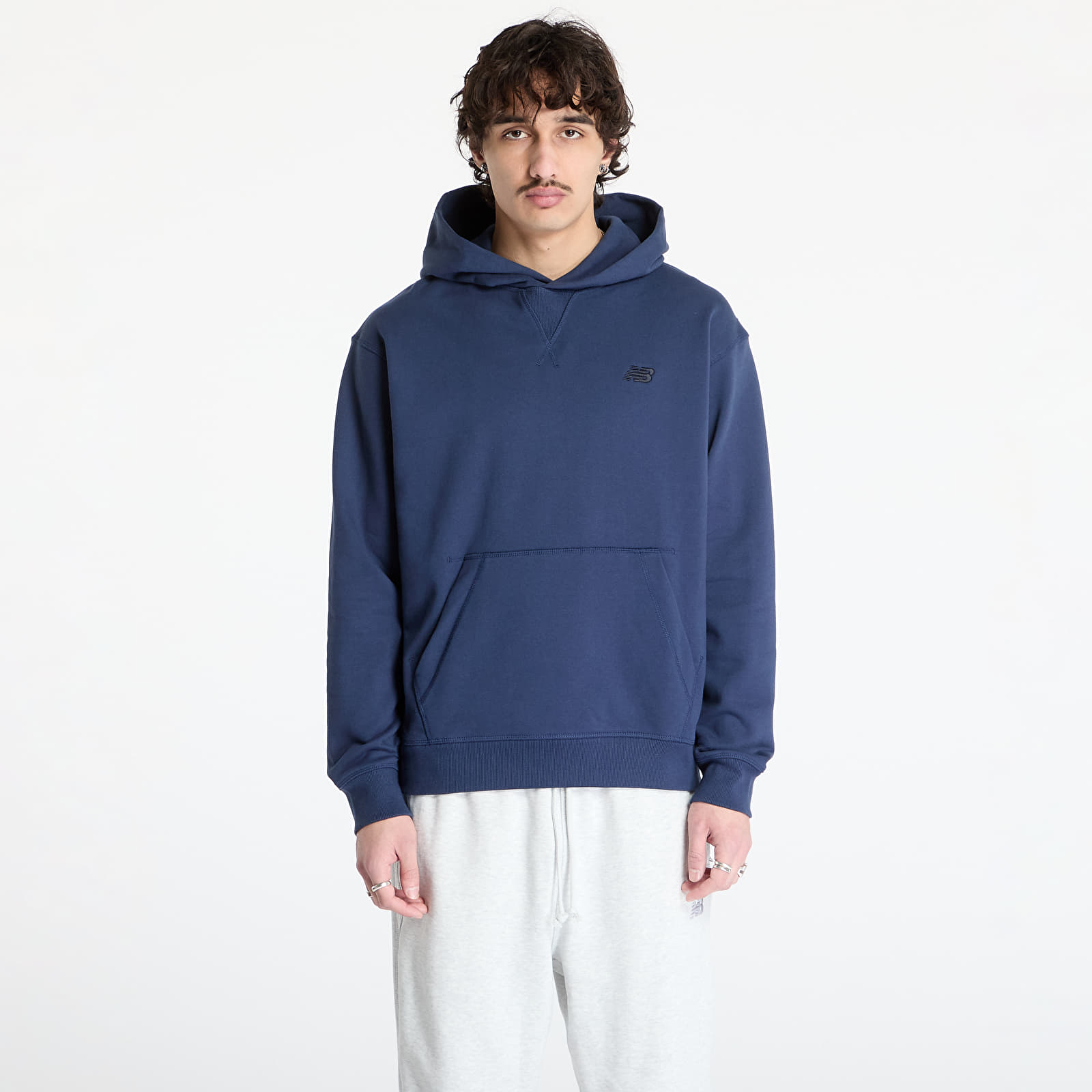 Sudaderas de hombre New Balance Athletics French Terry Hoodie Blue