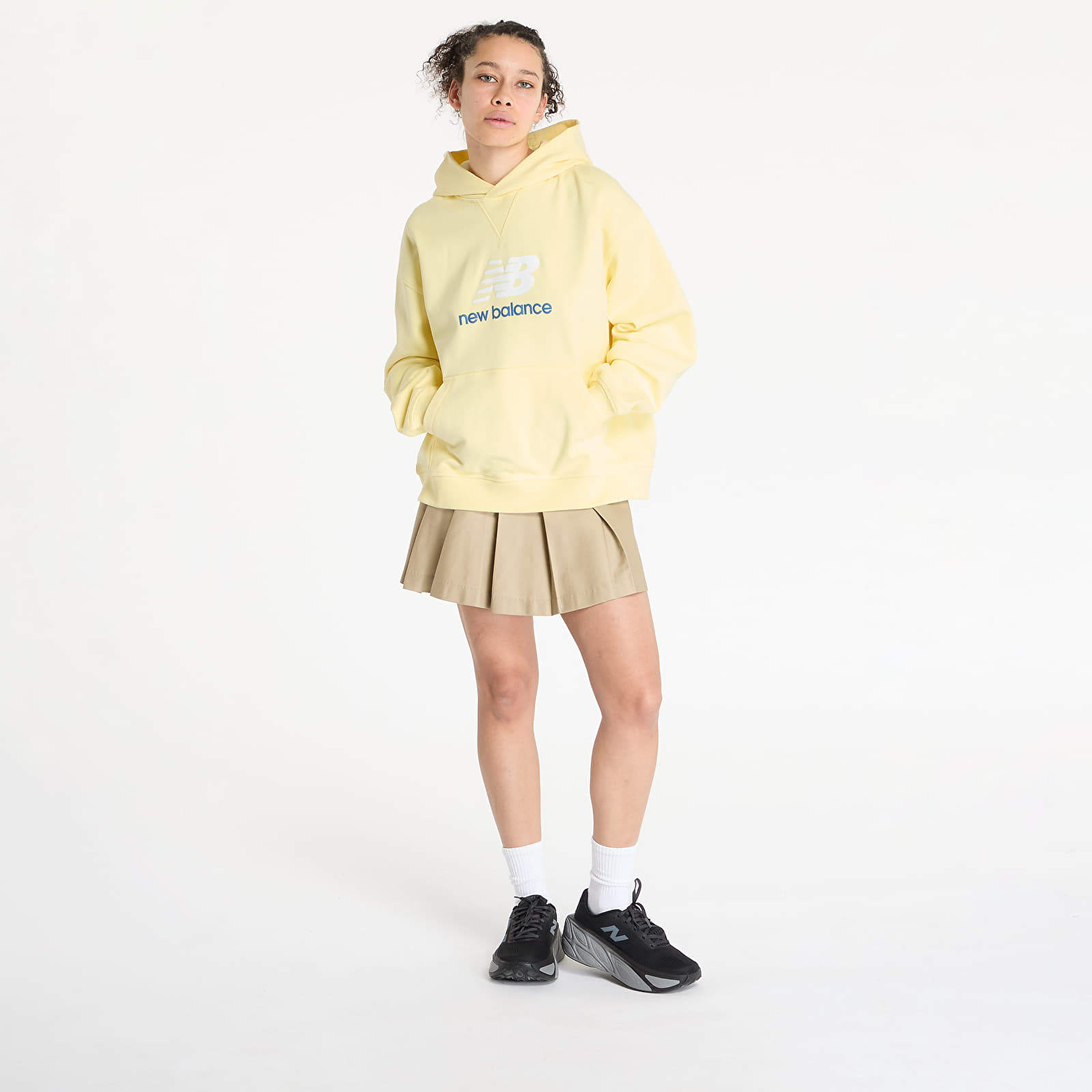 Sudaderas de mujer New Balance Athletics French Terry Logo Hoodie Yellow
