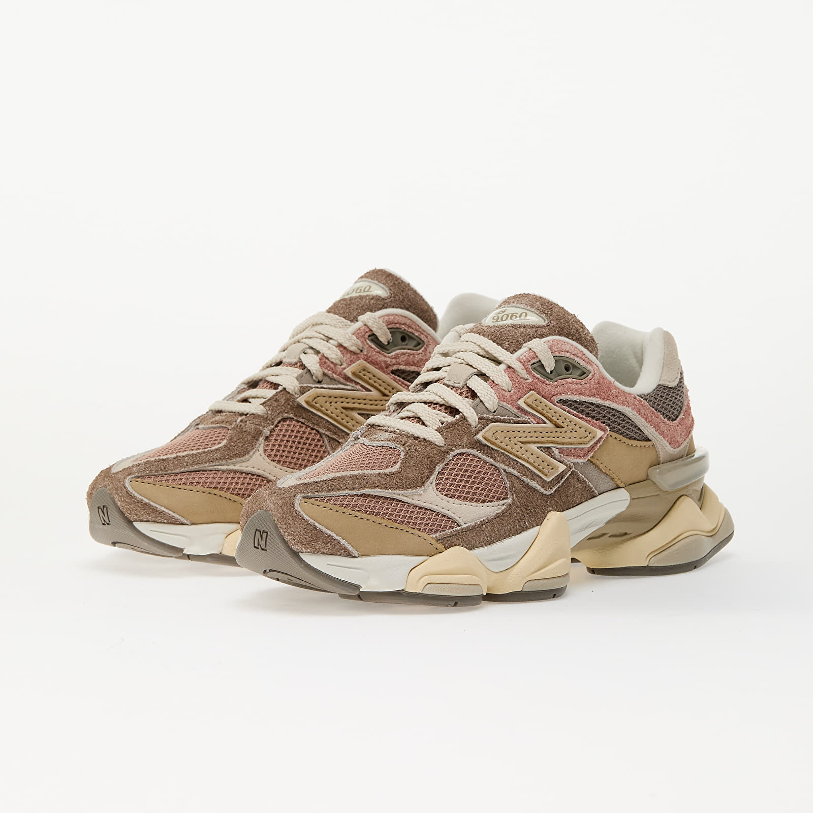 Herensneakers en -schoenen New Balance 9060 Light Brown/ Pink/ Beige
