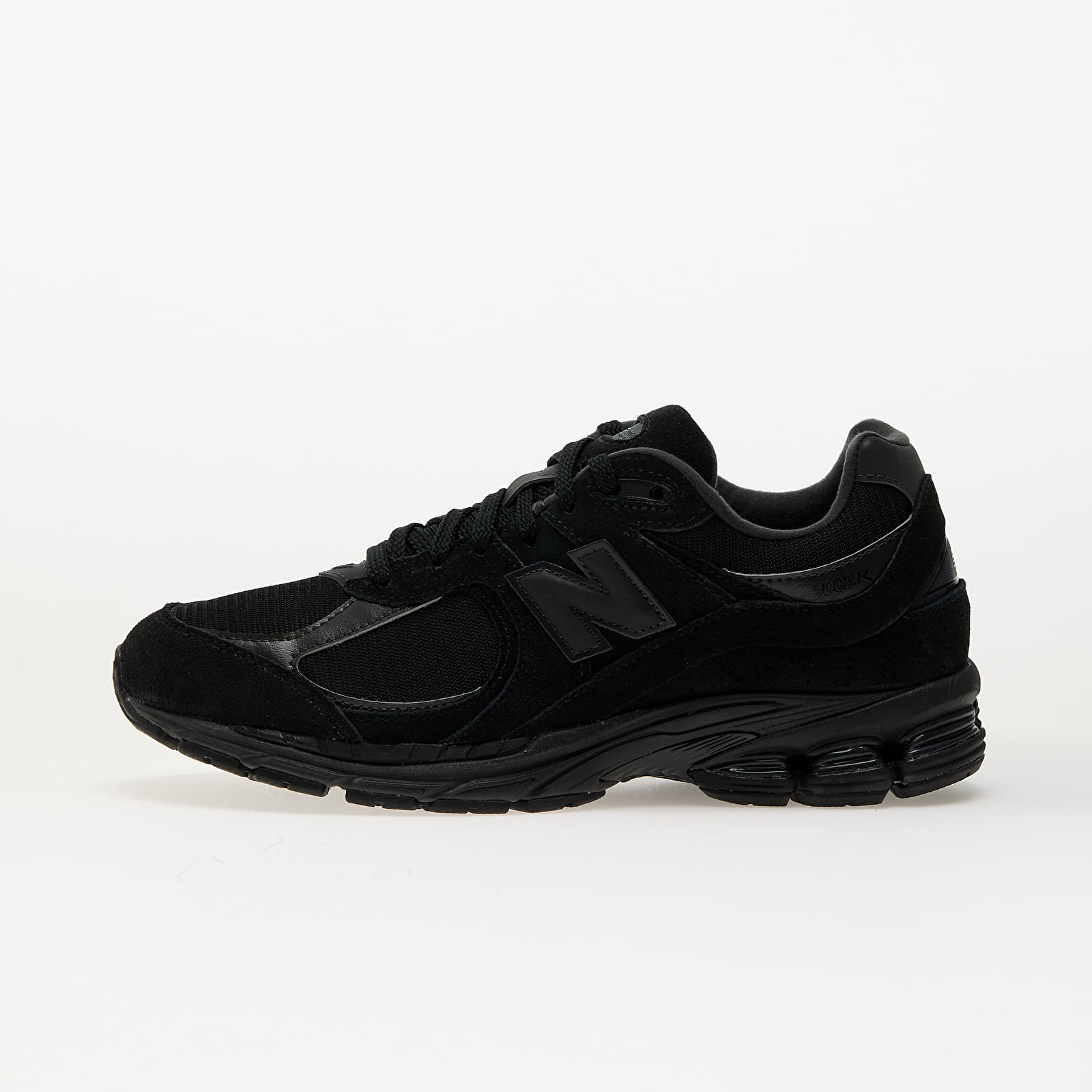 Men's sneakers and shoes New Balance 2002R Triple Black Suede