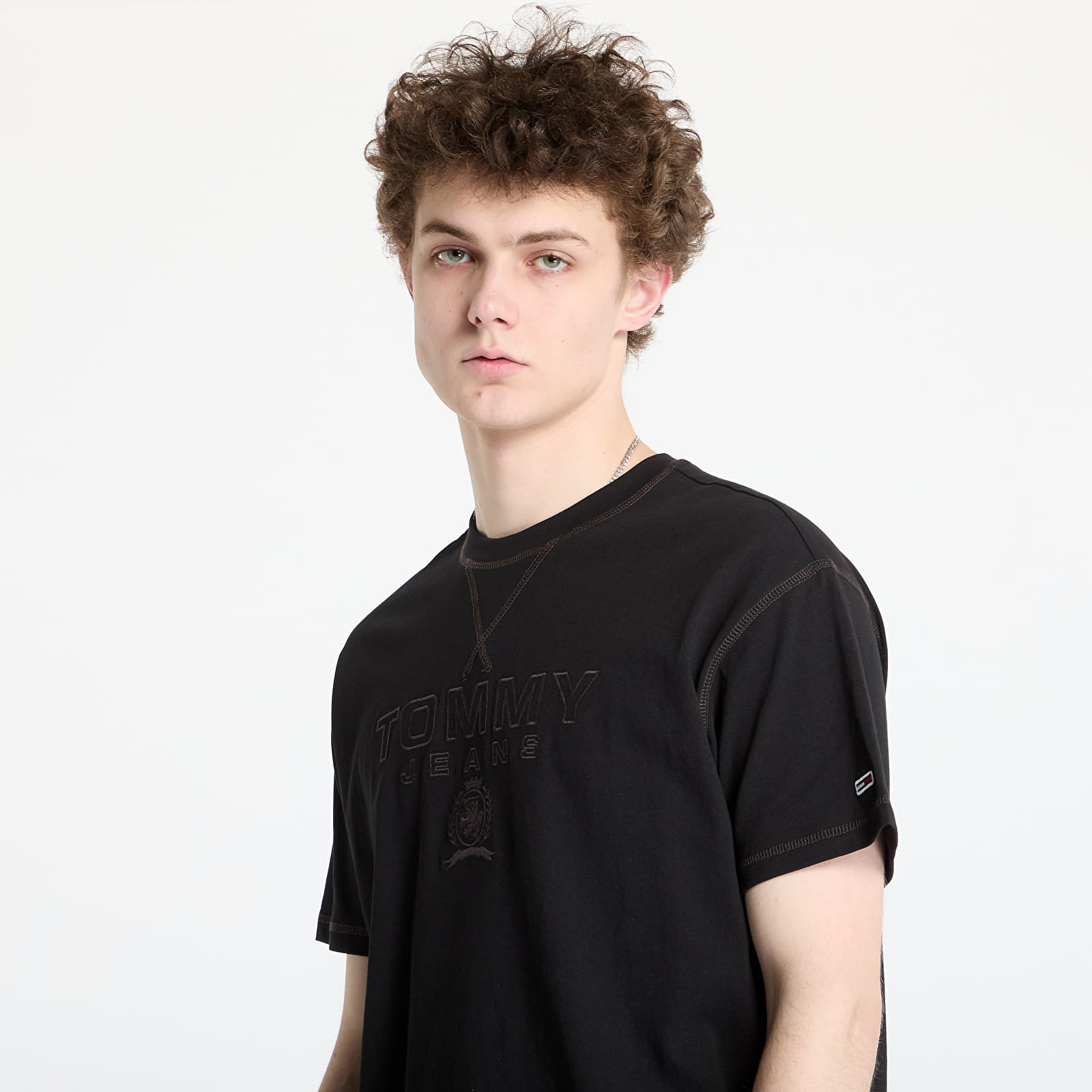Heren T-shirts Tommy Jeans Relaxed Tonal Crest Tee Black