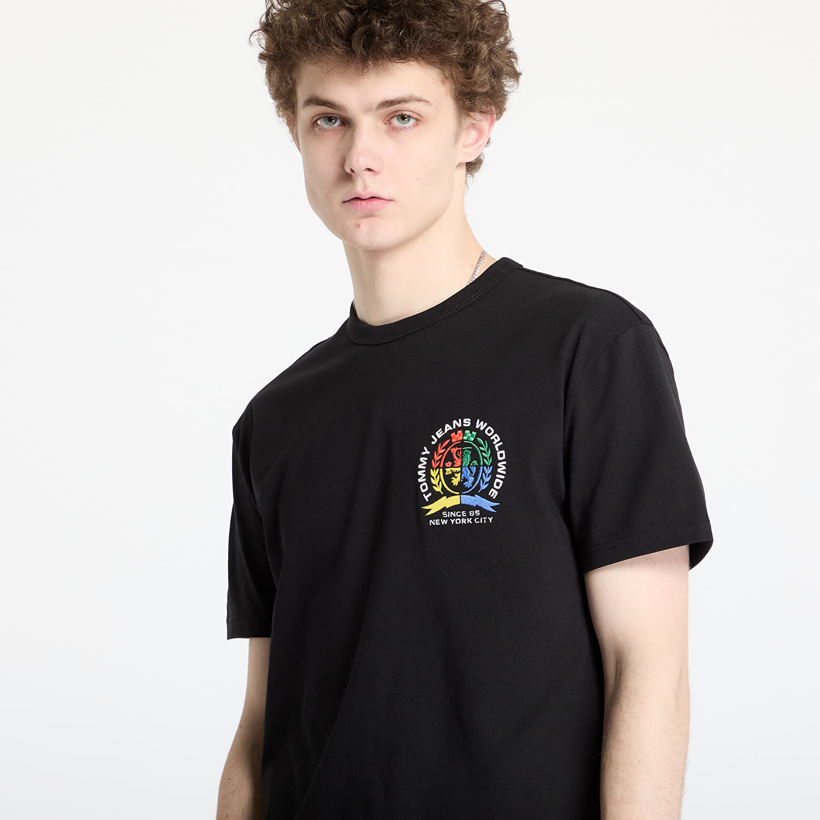 Camisetas hombre Tommy Jeans Regular Pop Crest Tee Black