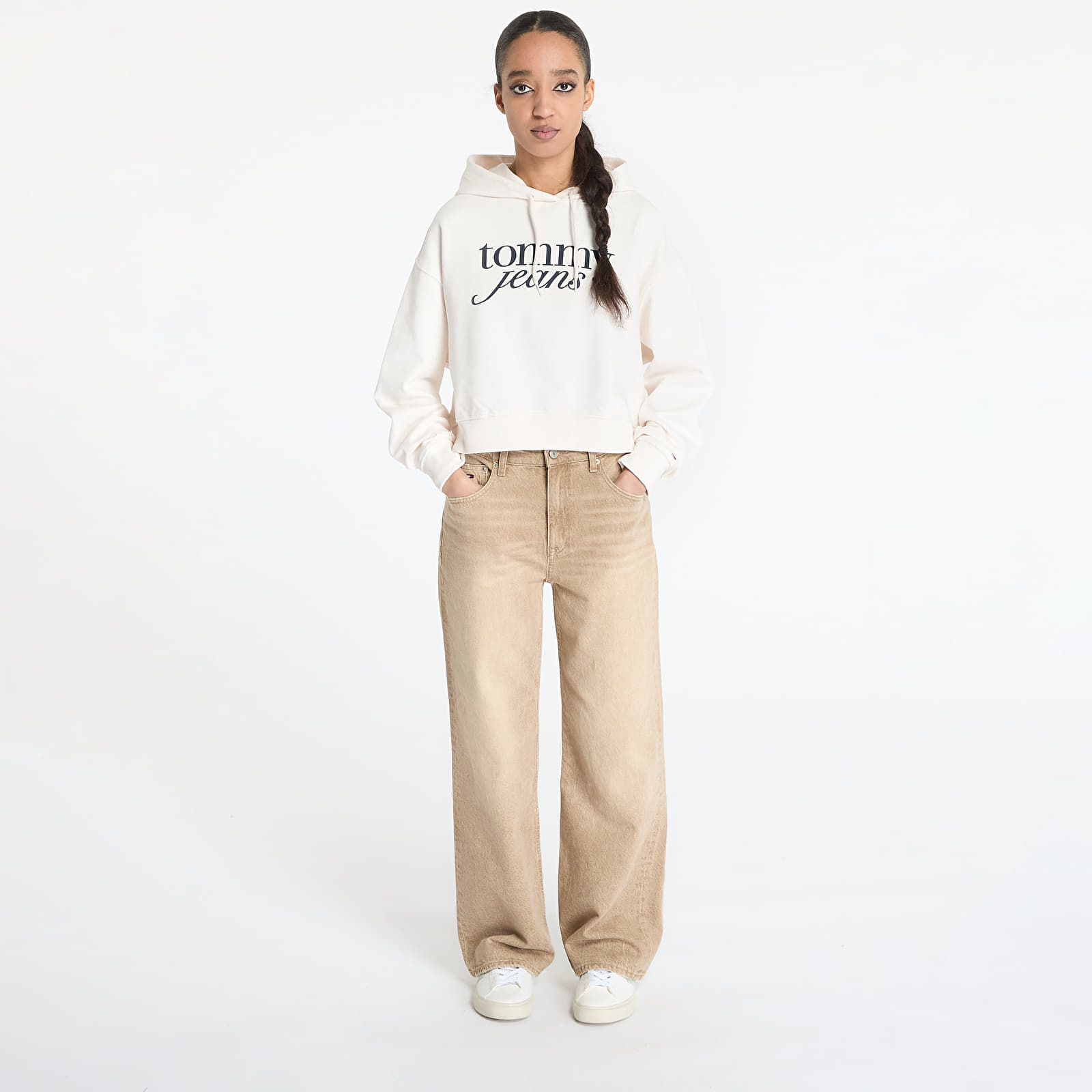 Bluzy damskie Tommy Jeans Relaxed Cropped Script Hoodie White