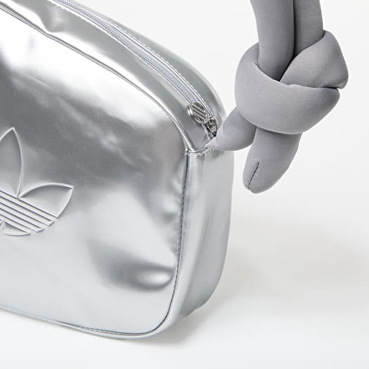 【ADIDAS】AIRLINER HANDLE BAG SILVER Adidas Airliner Handle Bag Womens - Silver Metallic