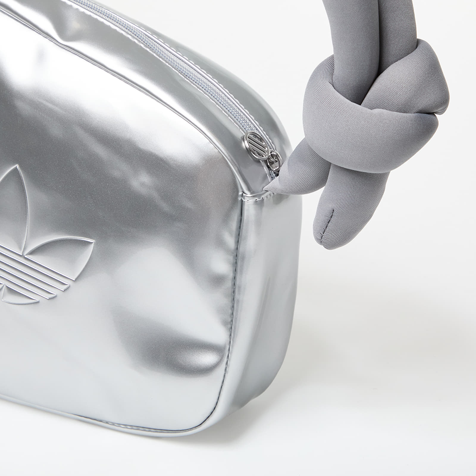 Umhängetaschen adidas Airliner Bag Silver Metallic