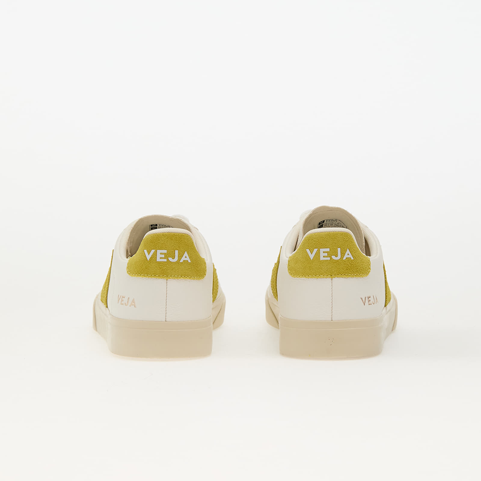 Turnschuhe und Schuhe für Männer Veja Campo Chfree Extra-White Liquor