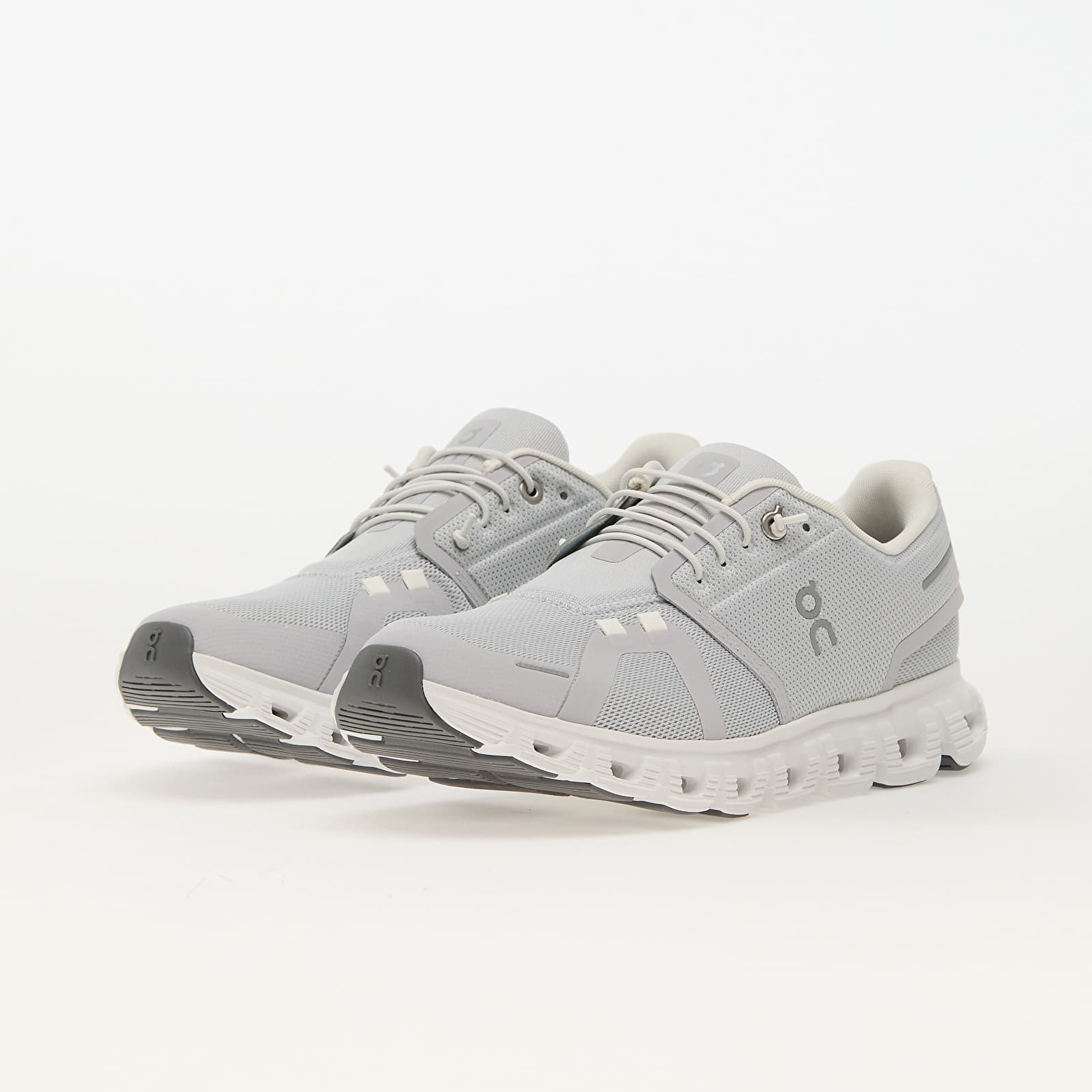Meeste tossud ja kingad On M Cloud 6 Glacier/ White