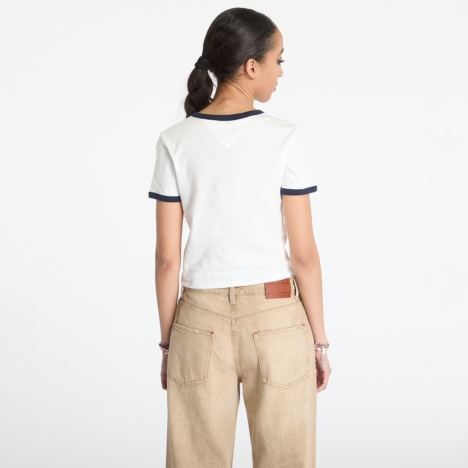 Moteriški marškinėliai Tommy Jeans Slim Script Tee White
