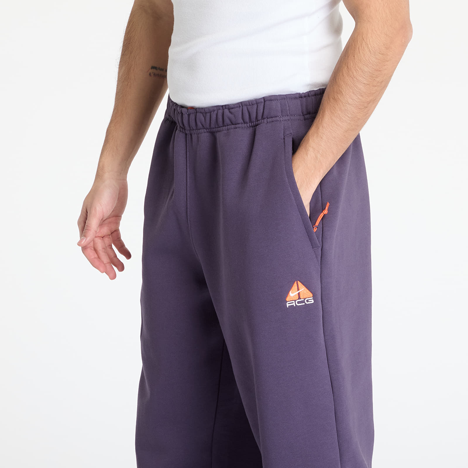 Heren joggingbroek Nike ACG Therma-FIT Repel Tuff Fleece Lungs Pants Dark Raisin/ Safety Orange/ Summit White