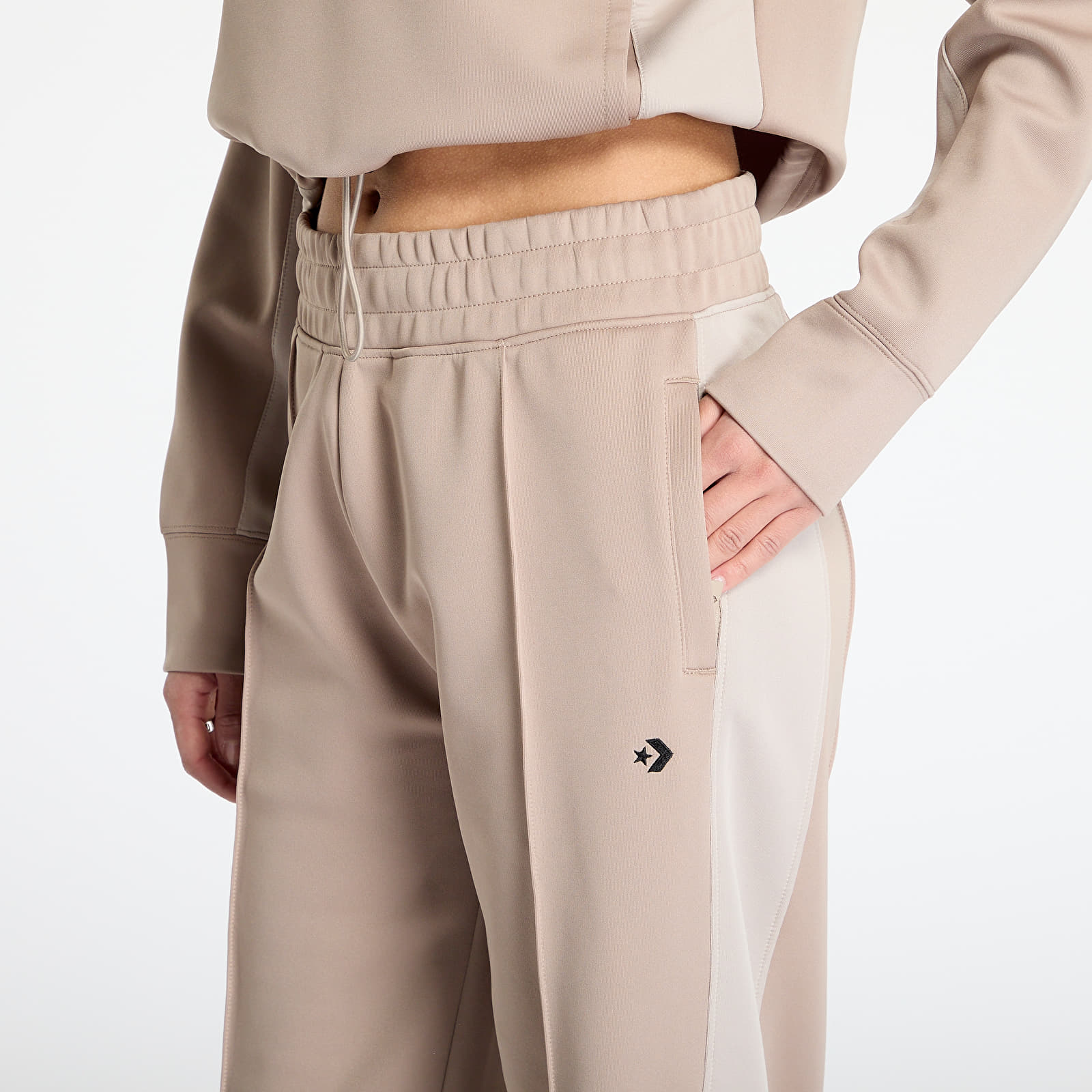 Pantalones de chándal para mujer Converse Flared Track Vintage Cargo Pants Beige