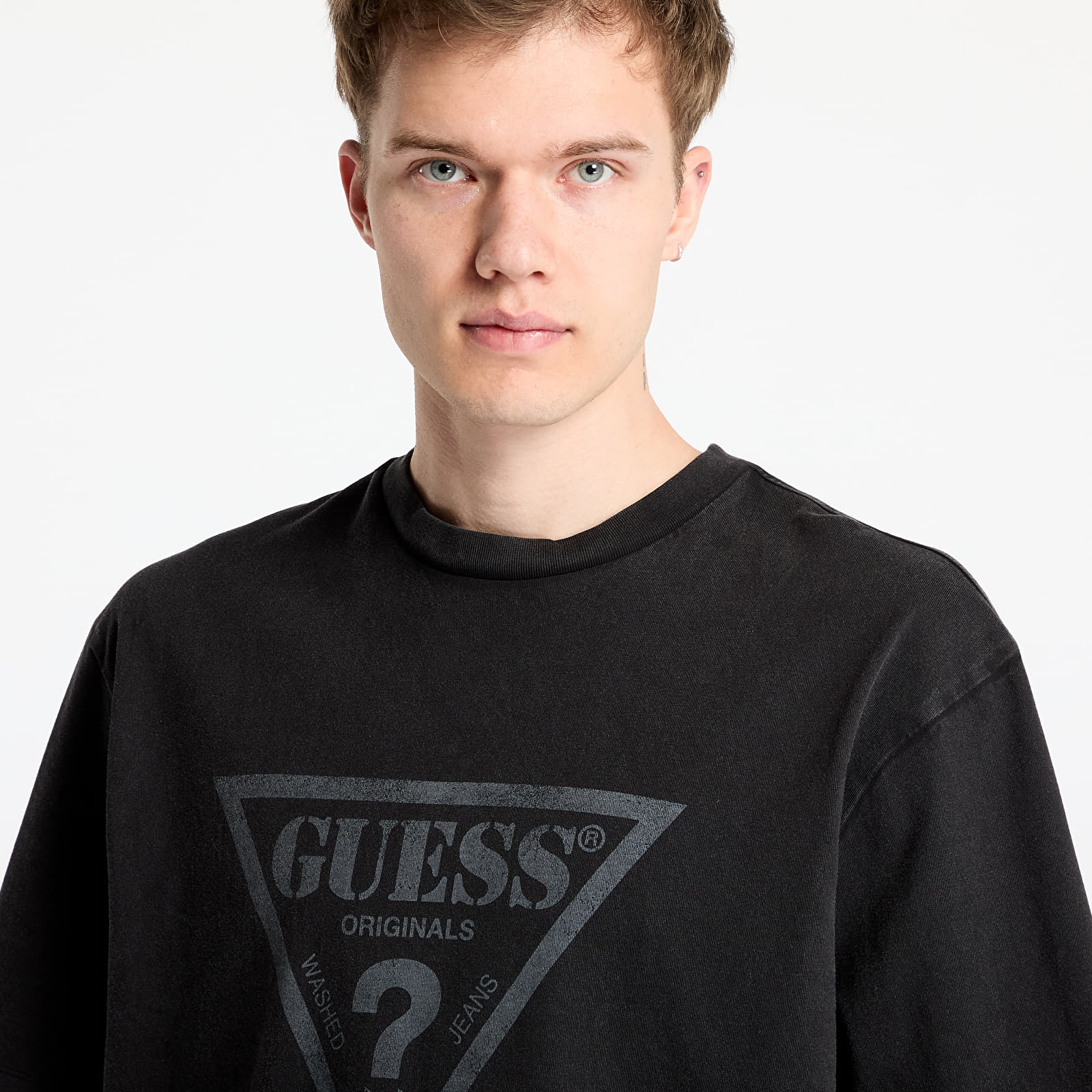 T-shirts GUESS Originals Go Vintage Triangle Tee Jet Black Multi