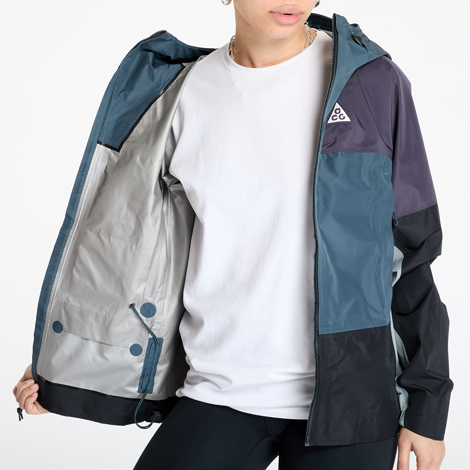 Naiste jakid Nike Storm-FIT ADV ACG "Chain of Craters" Women's Jacket Faded Spruce/ Gridiron/ Summit White