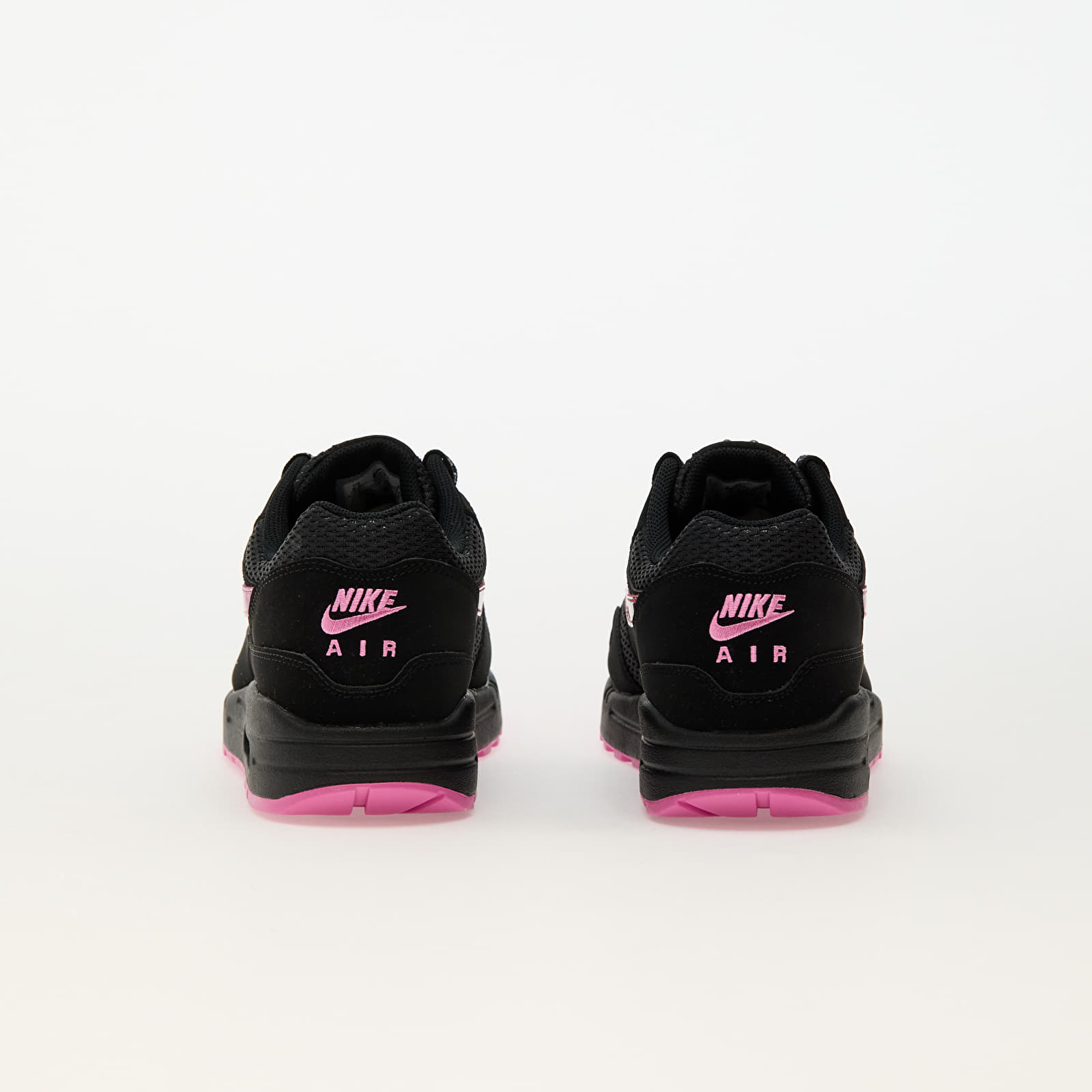Baskets et chaussures pour hommes Nike Air Max 1 Premium Valentine's Day Black/ Playful Pink