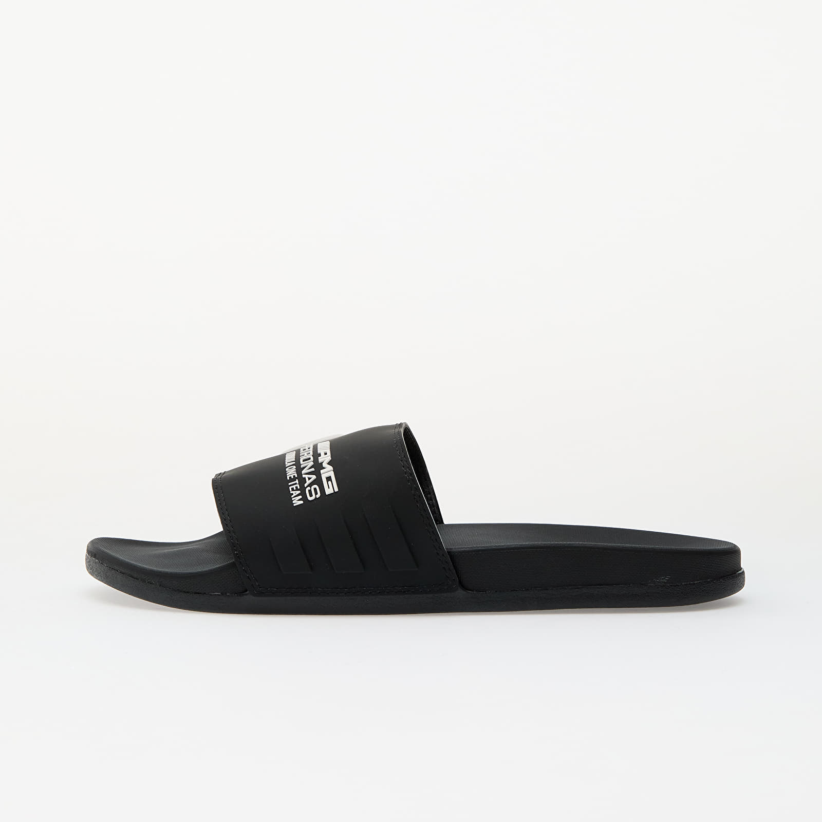 Buty męskie adidas x Mercedes Amg Petronas Formula One Team Adilette Comfort Core Black/ Ftw White/ Core Black