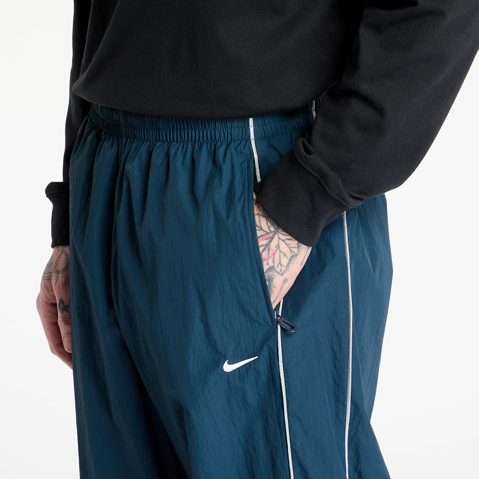 Pantalones de hombre Nike Solo Swoosh Men's Track Pants Armory Navy/ White
