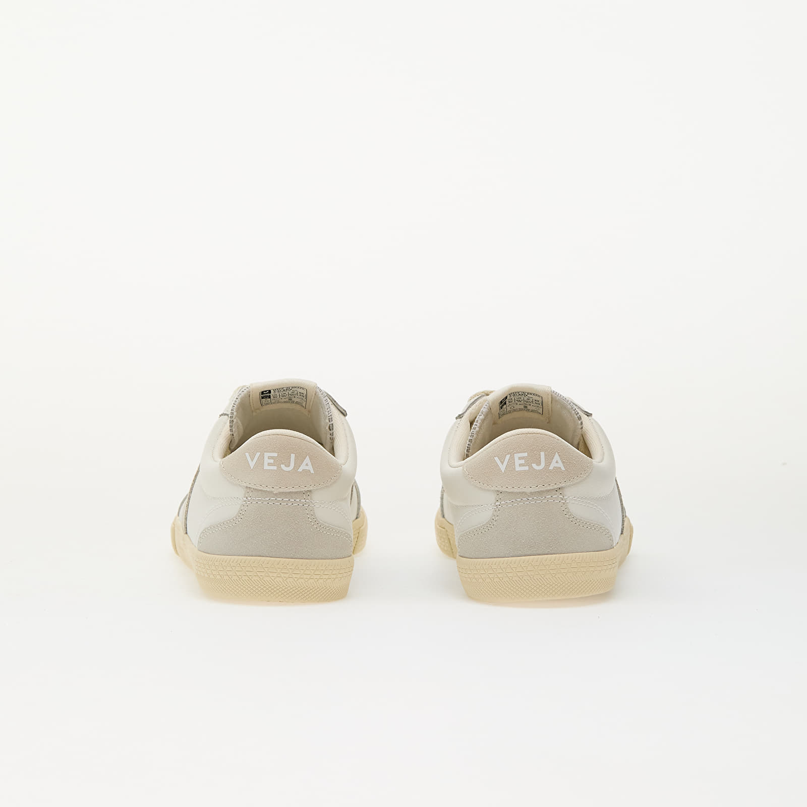 Men's sneakers and shoes Veja Volley O.T. Leather White Natural