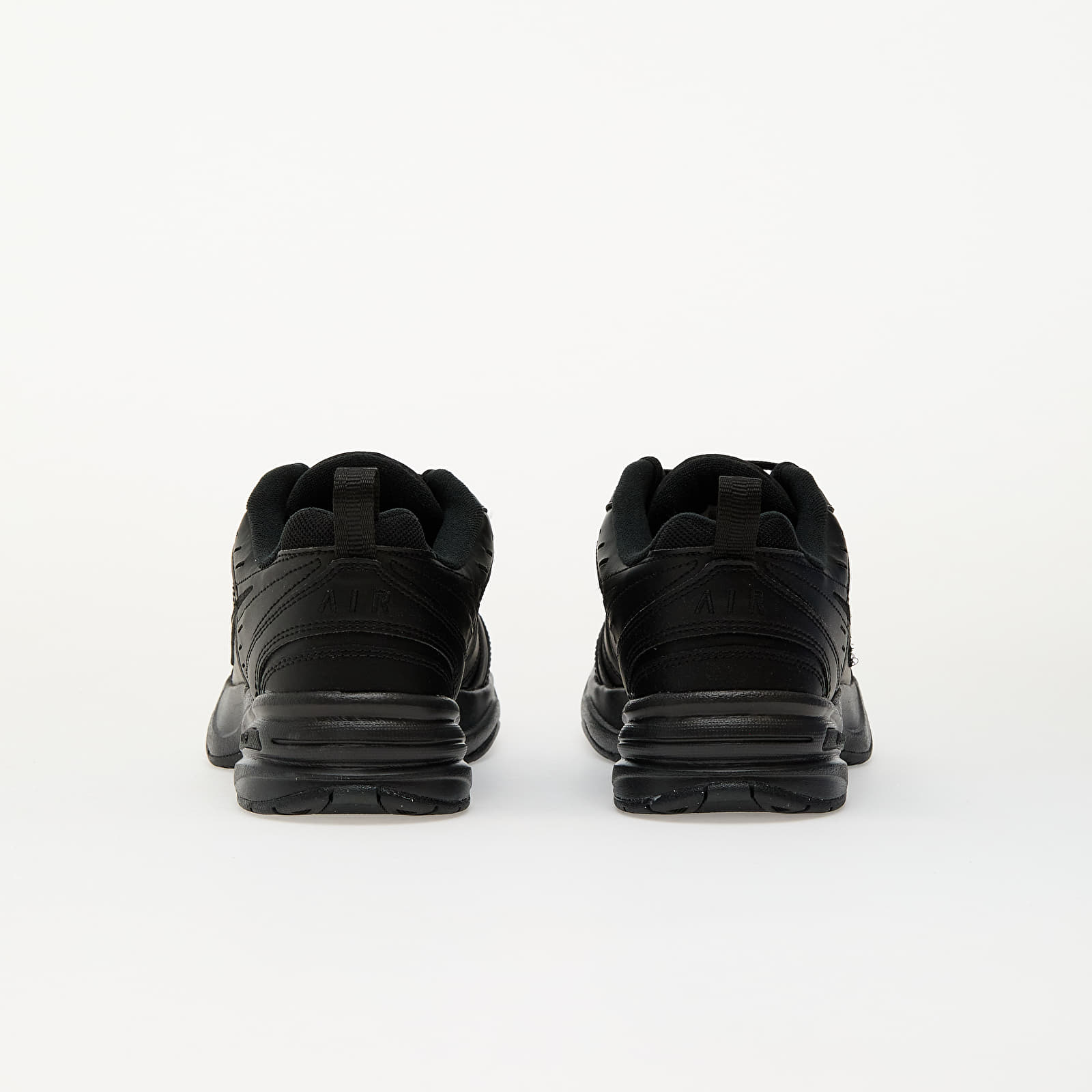 Adidași și pantofi pentru bărbați Nike Air Monarch Iv Black/ Black