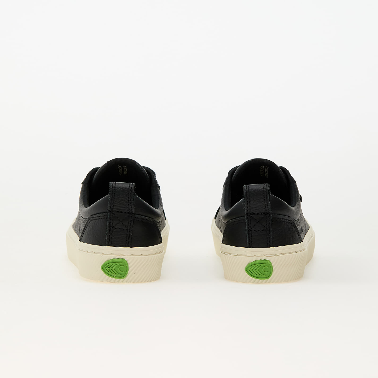 Zapatillas y zapatos de mujer Cariuma W Oca Low Black