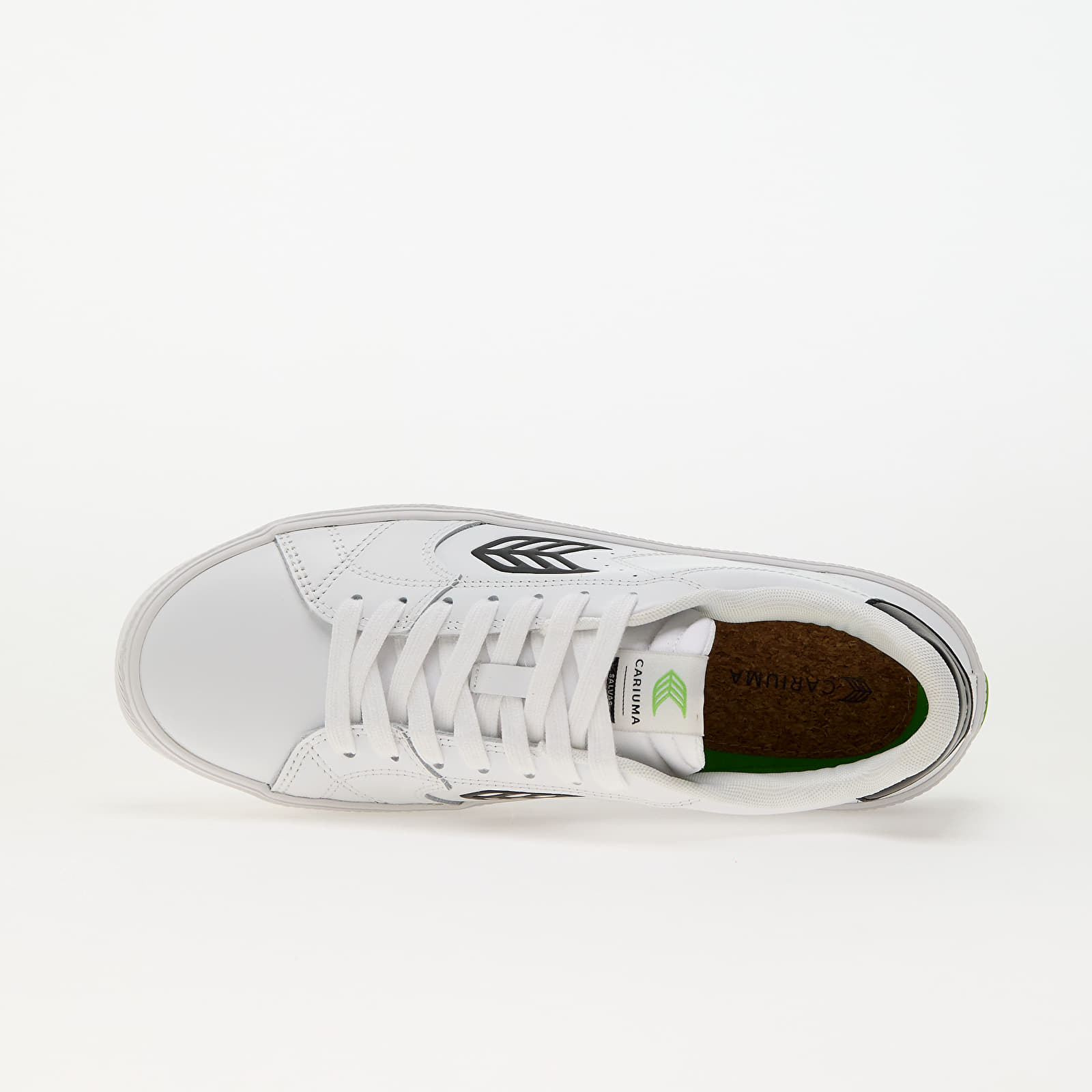 Men's sneakers and shoes Cariuma M Salvas White/ Black