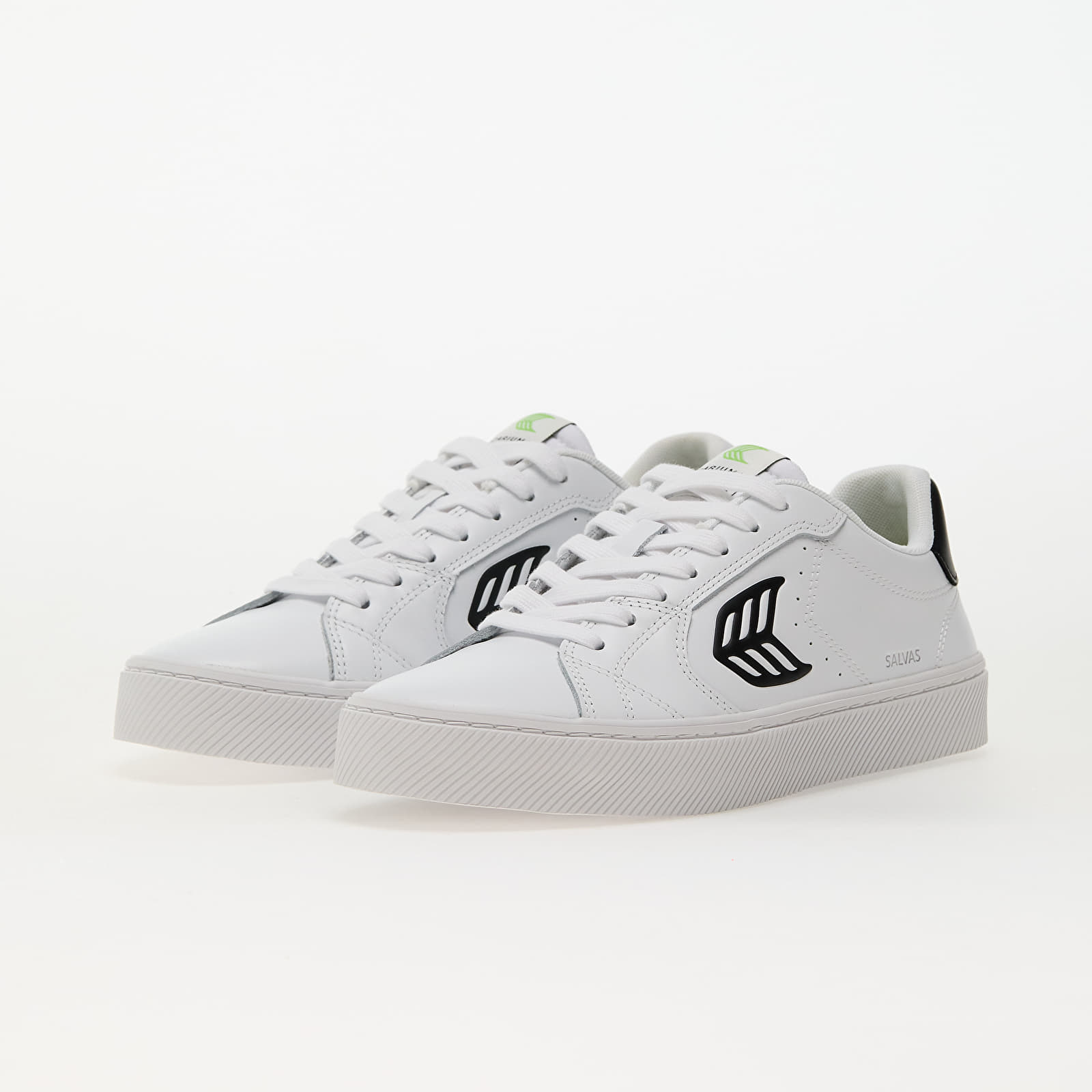Men's sneakers and shoes Cariuma M Salvas White/ Black