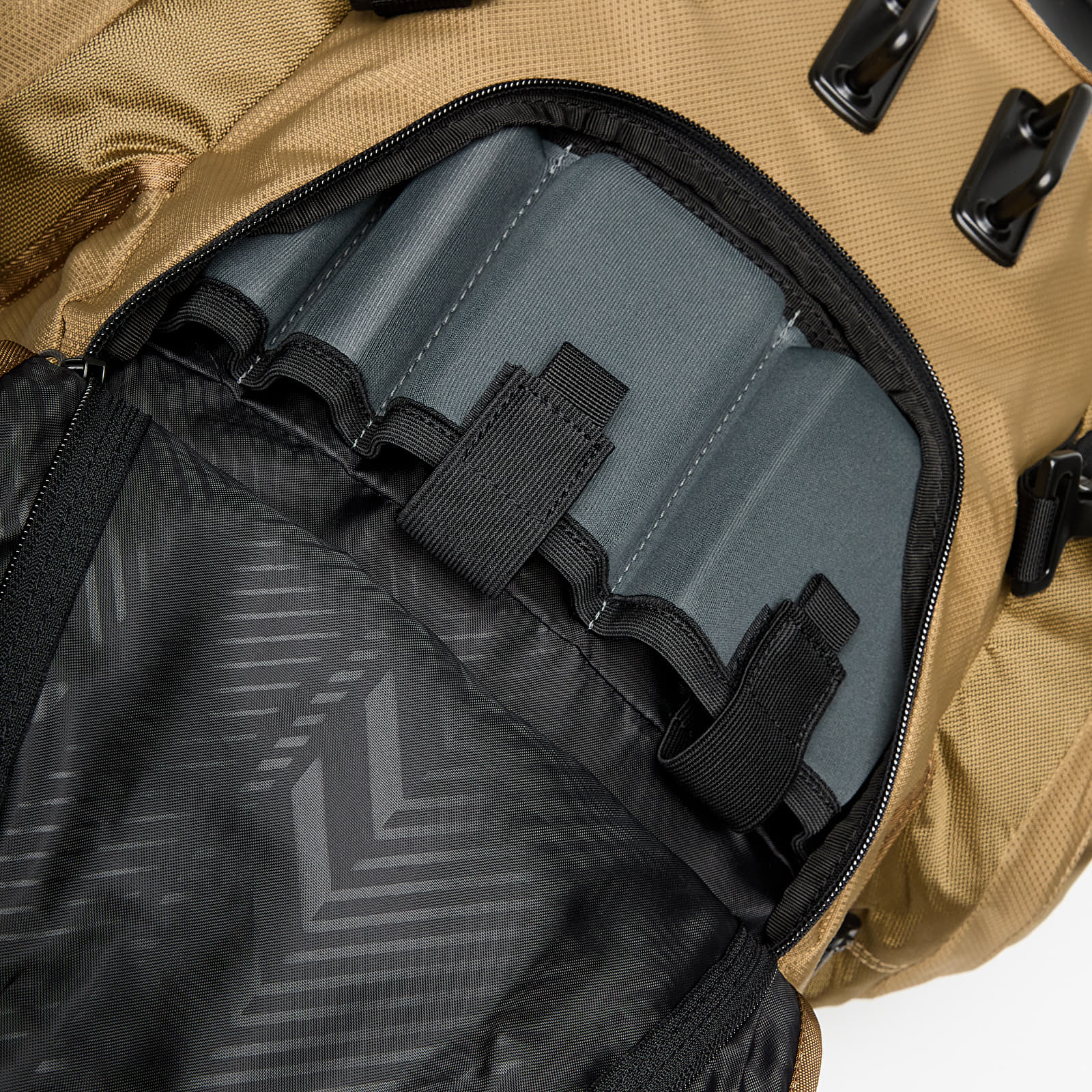 Men's backpacks Oakley Kitchen Sink Backpack Total Coyote