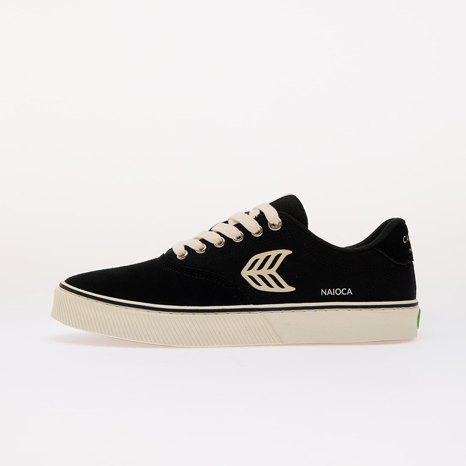 Men's sneakers and shoes Cariuma M Naioca Pro Black/ Ivory