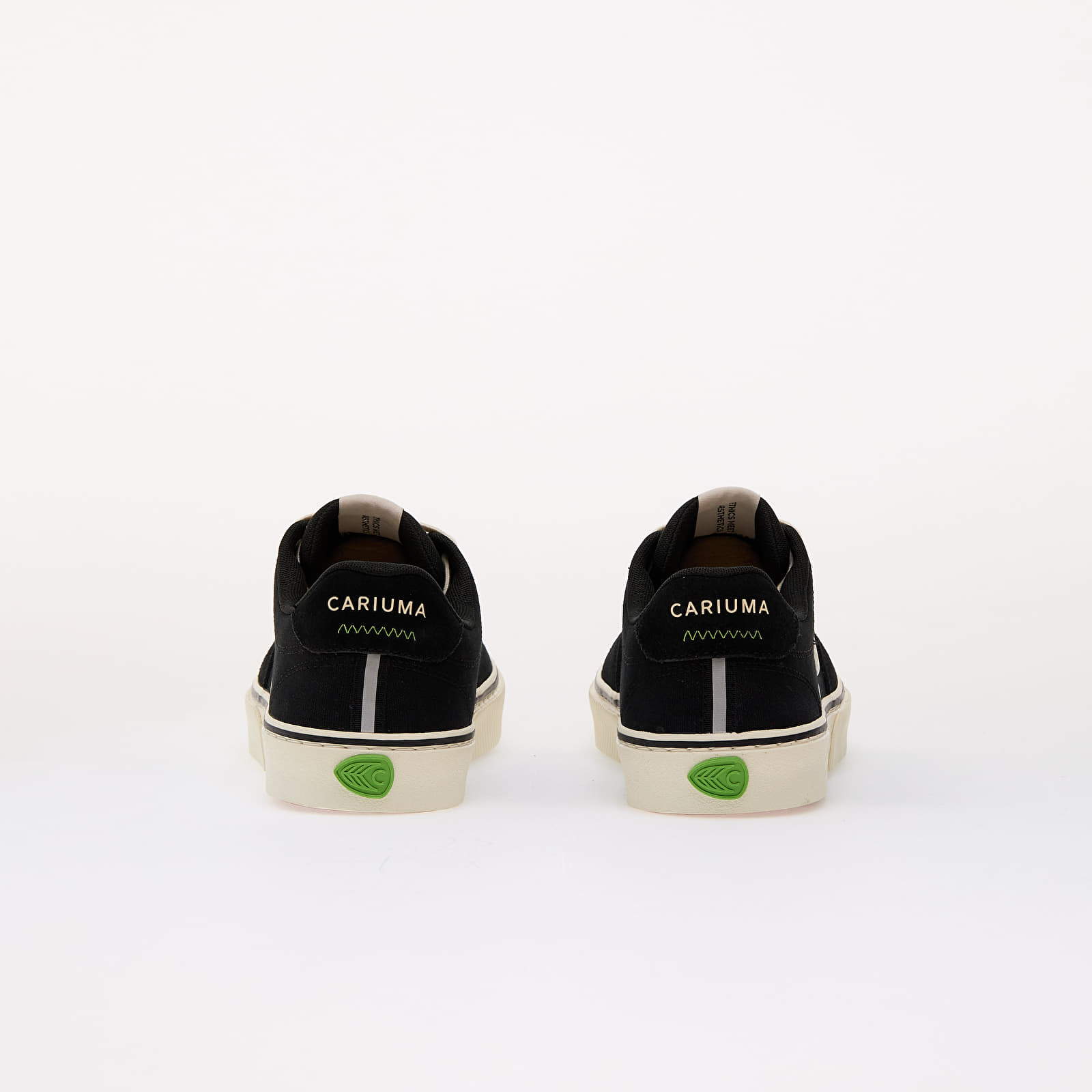 Men's sneakers and shoes Cariuma M Naioca Pro Black/ Ivory