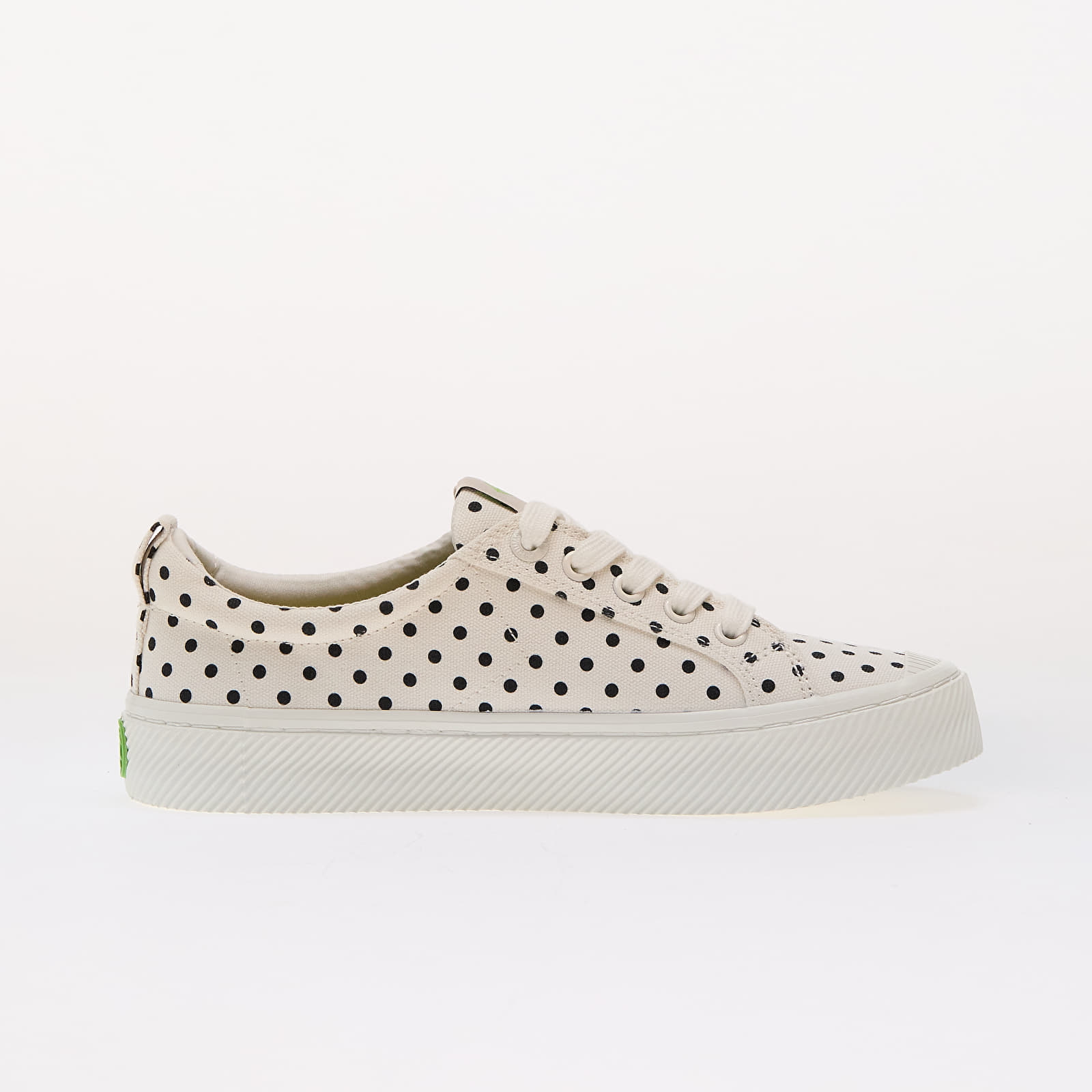 Naiste tossud ja kingad Cariuma W Oca Low White Polka Dots