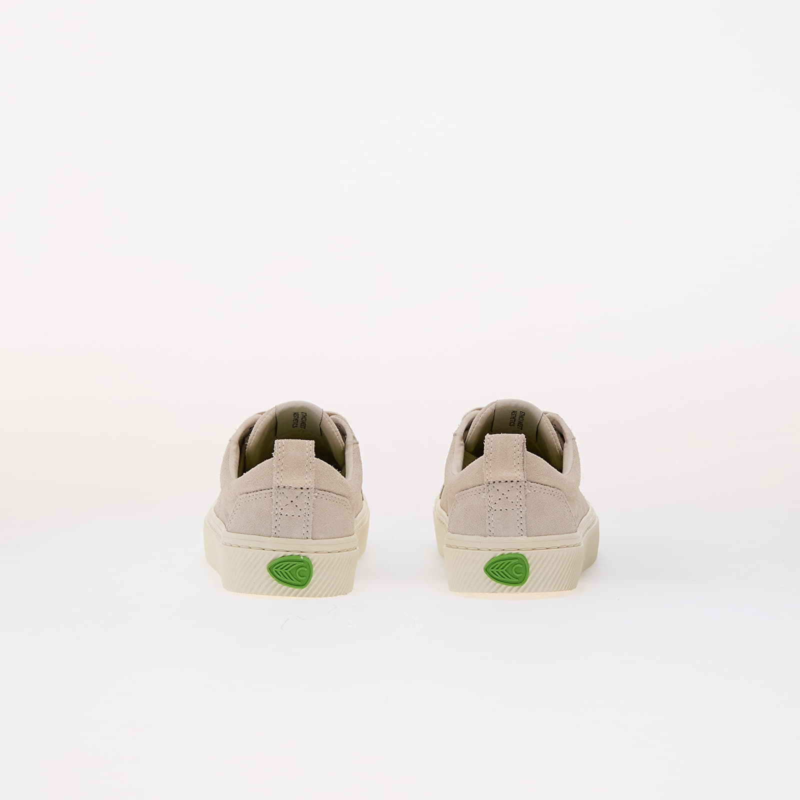 Women's sneakers and shoes Cariuma W Oca Low Vintage White