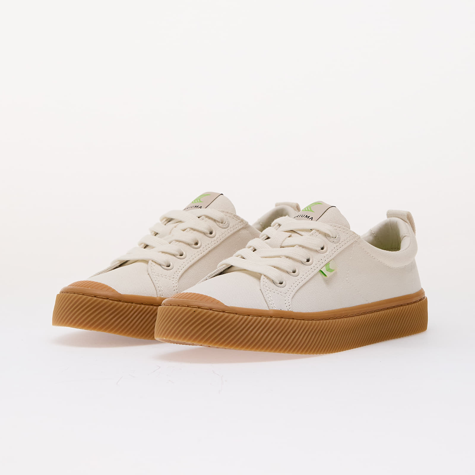 Women's sneakers and shoes Cariuma W Oca Low Gum Off-White